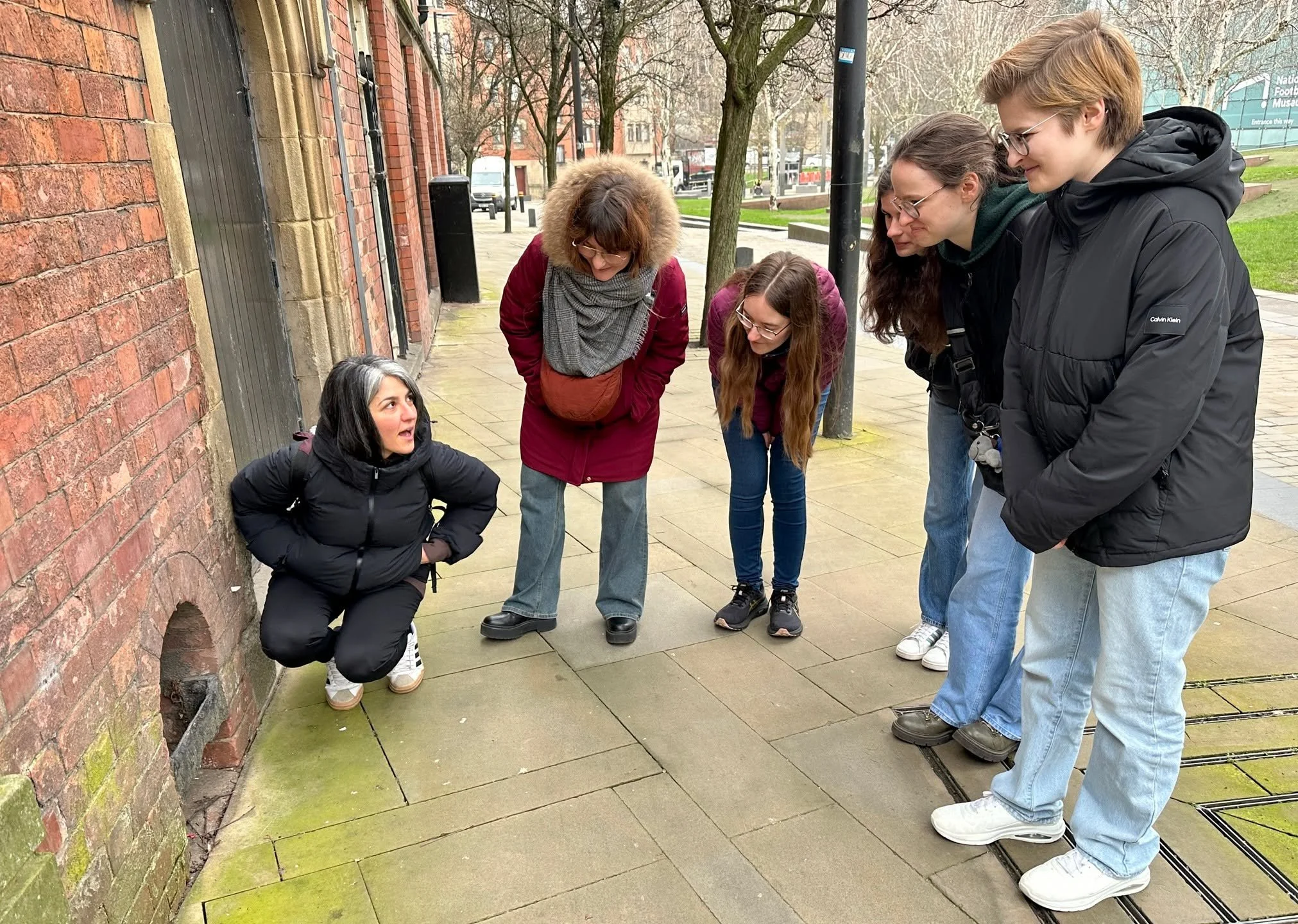 One of the things I really value on my walking tours is keeping groups at a sensible size. Big enough for a good atmosphere&hellip; but small enough that it still feels personal, conversational, and flexible.

That means I can stop for the little det