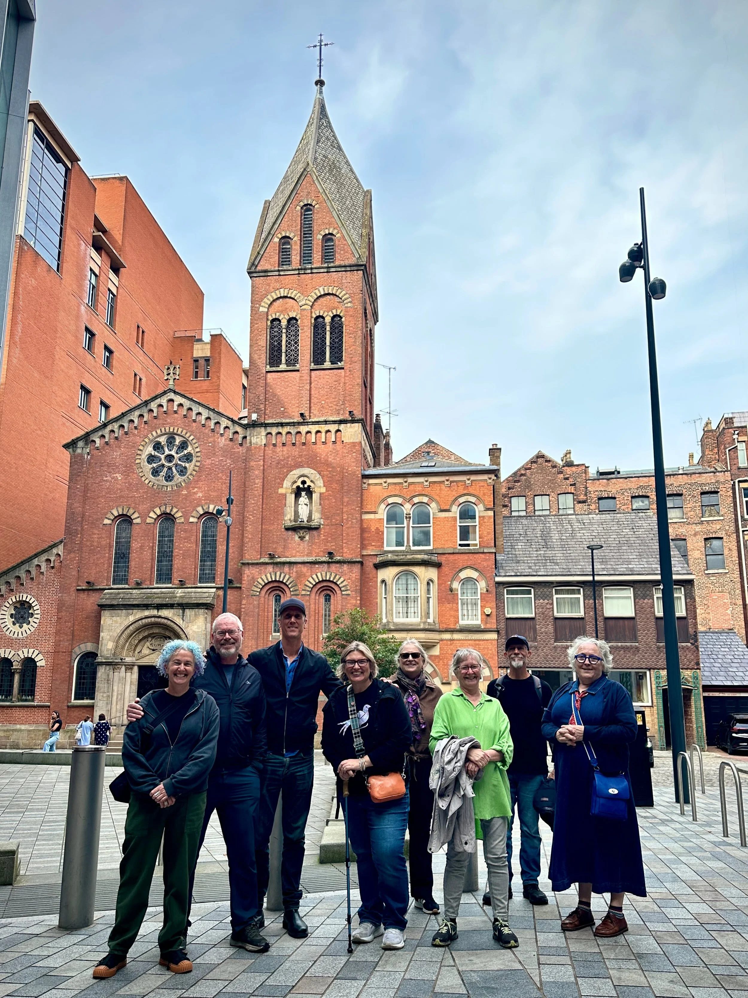 A fantastic group on this afternoon&rsquo;s Real Manchester walking tour&hellip; including a history teacher. No pressure! 😬😆

Here we are outside St Mary&rsquo;s - Manchester&rsquo;s oldest surviving Catholic place of worship, with a history on th