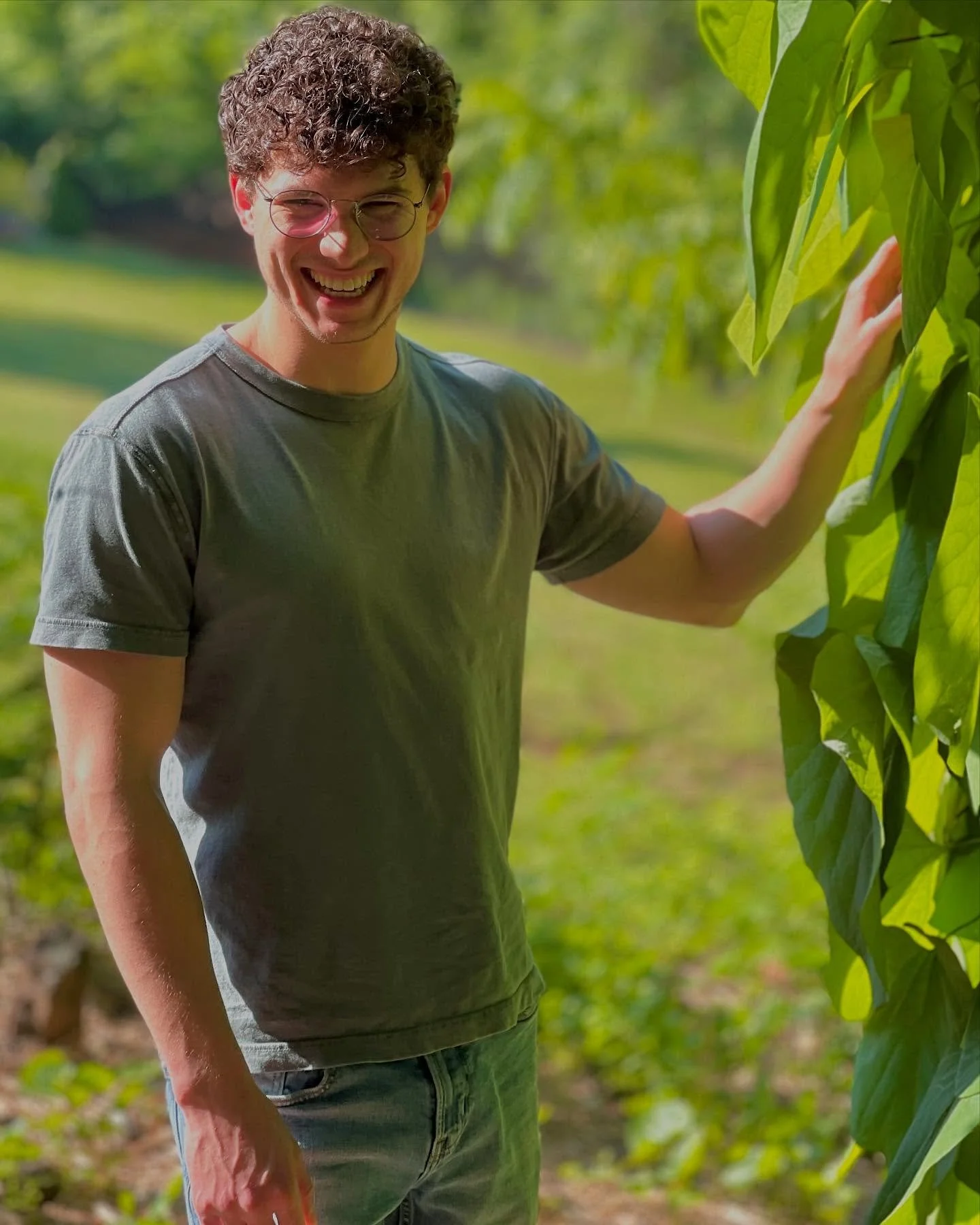 Out here touching grass 
.
.
.
.
.
.
.
.
.
.
#plants #ilikeplants