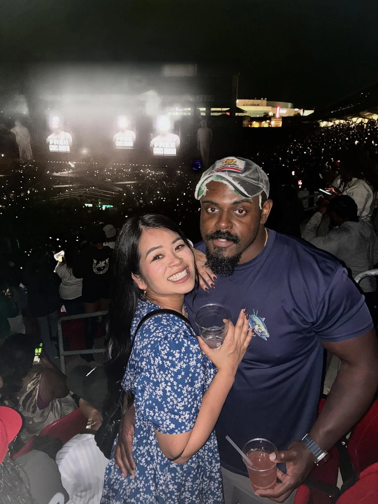 Chris Brown concert in Raleigh NC 10/14/2025 🇺🇸🎤
He is definitely the one of the best performer 🕺👍🩵
I had so much fun on Tuesday night 🙄😍🫣
#chrisbrownconcert #raleigh #popmusic #concertnight #performance #okinawajapan #music #nightlife #blac
