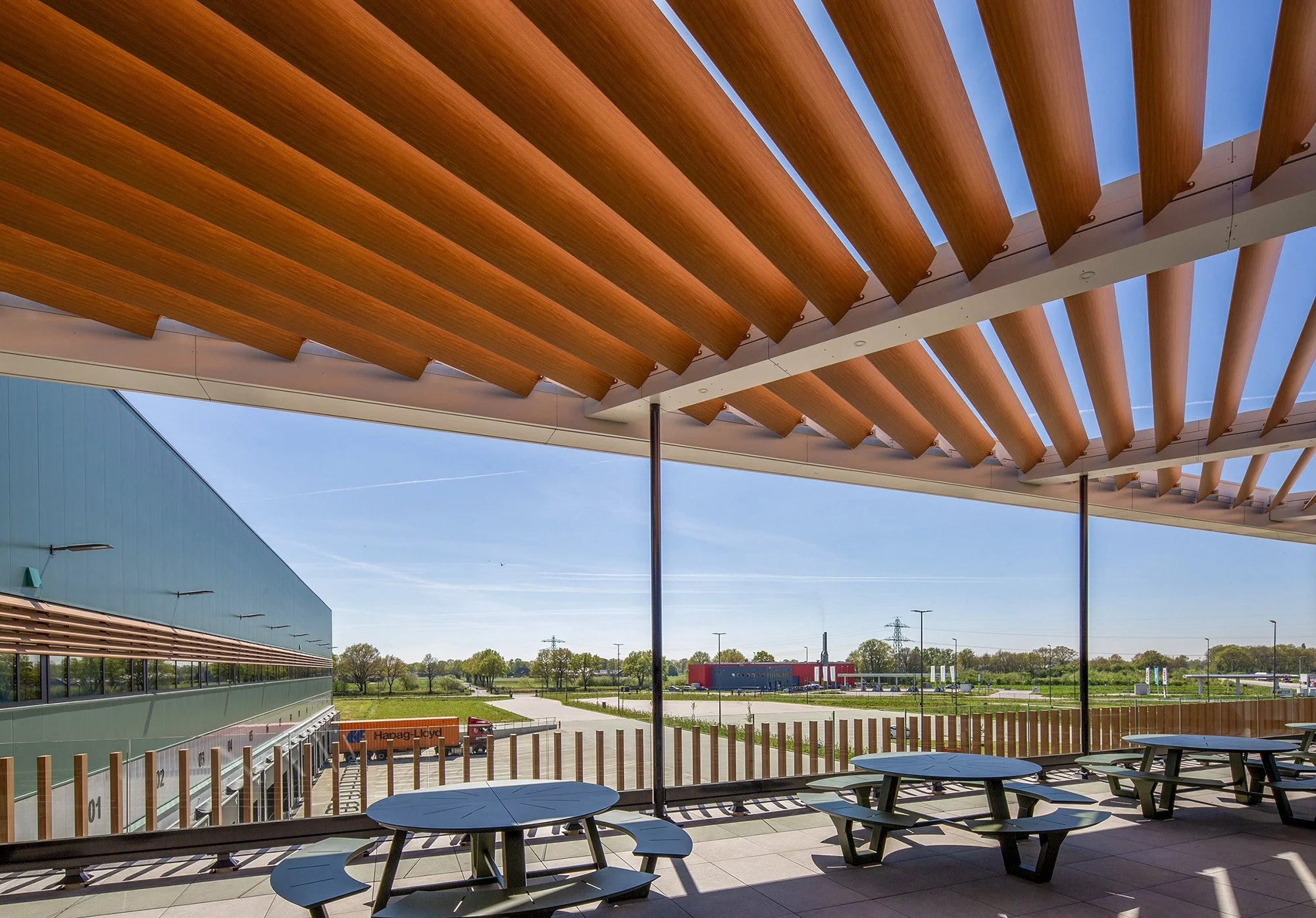 architectuurfotografie terras van bedrijf, kantoor omgeving Eindhoven Brainport
