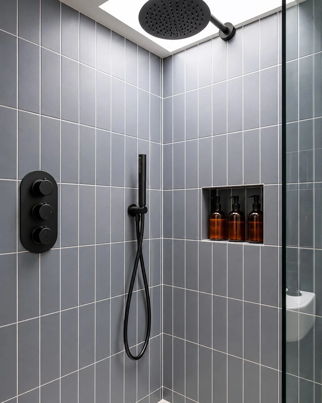 Every detail in this bathroom was chosen with intention. The layout, the materials, the finishes, the lighting. Nothing was left to chance. 

This is what happens when design, supply and installation are managed by the same team, with the client's br