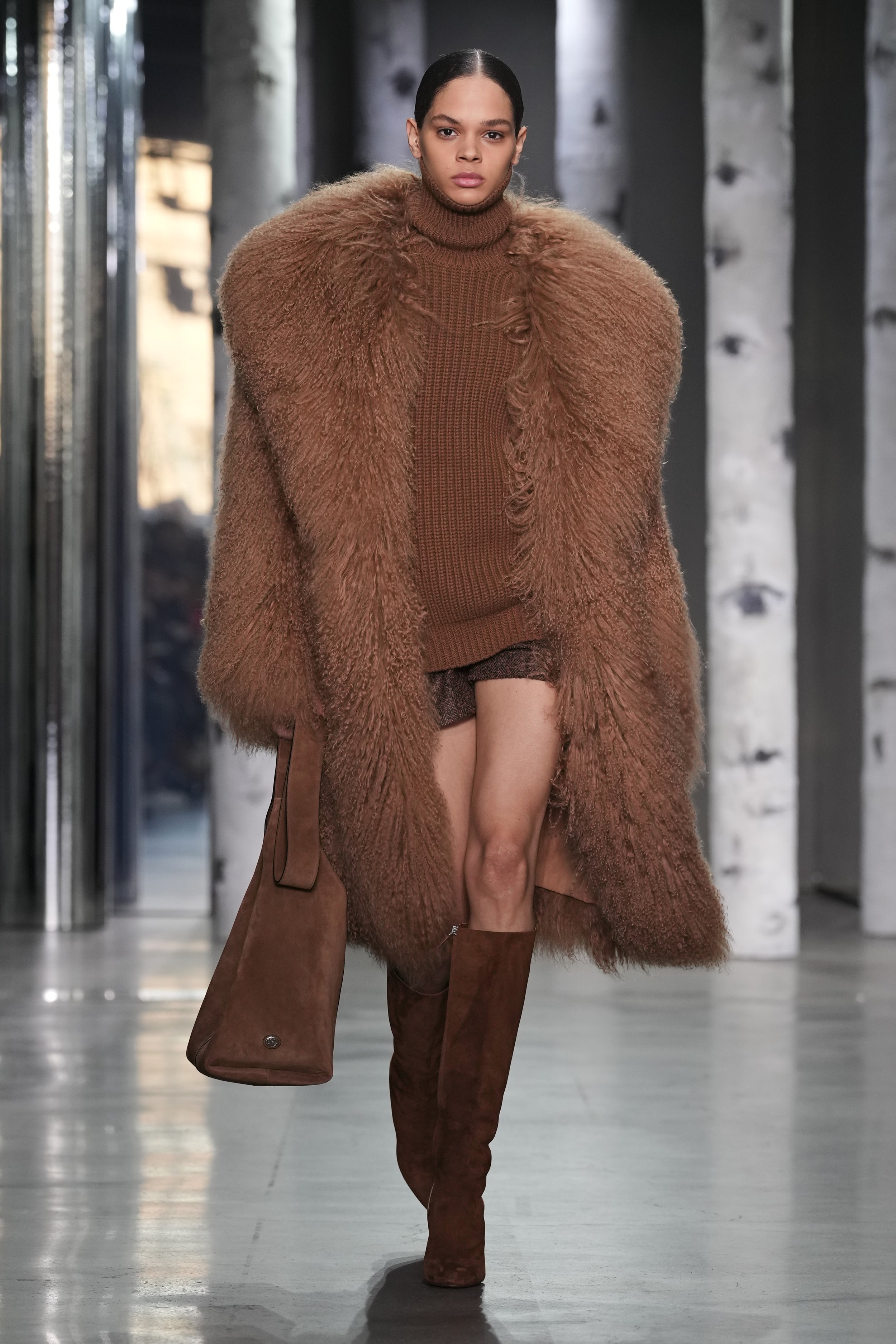FW23_MKC_LOOK_2x3_23.jpg