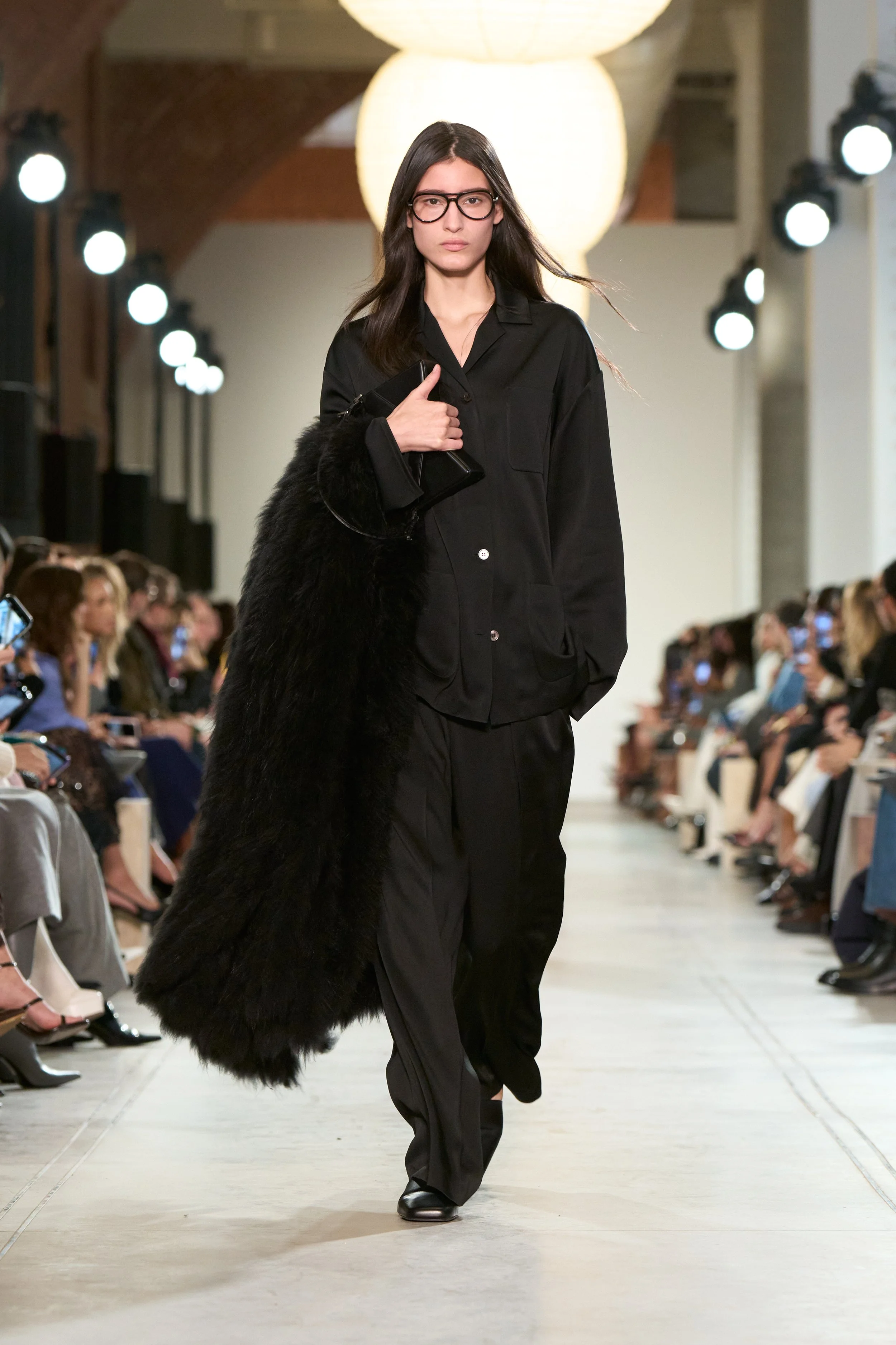 FW25_MKC_LOOK_2x3_14.jpg