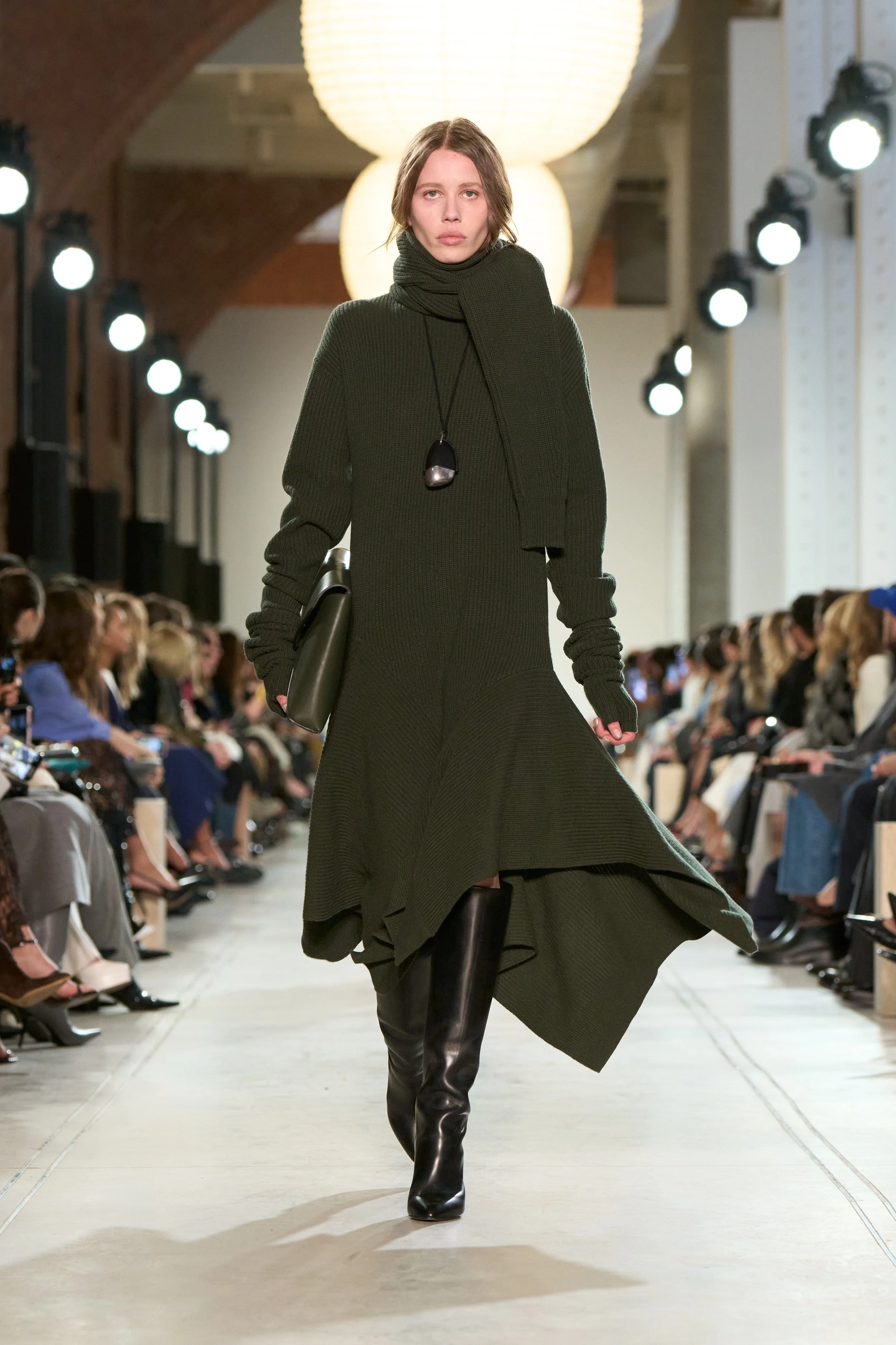 FW25_MKC_LOOK_2x3_43.jpg