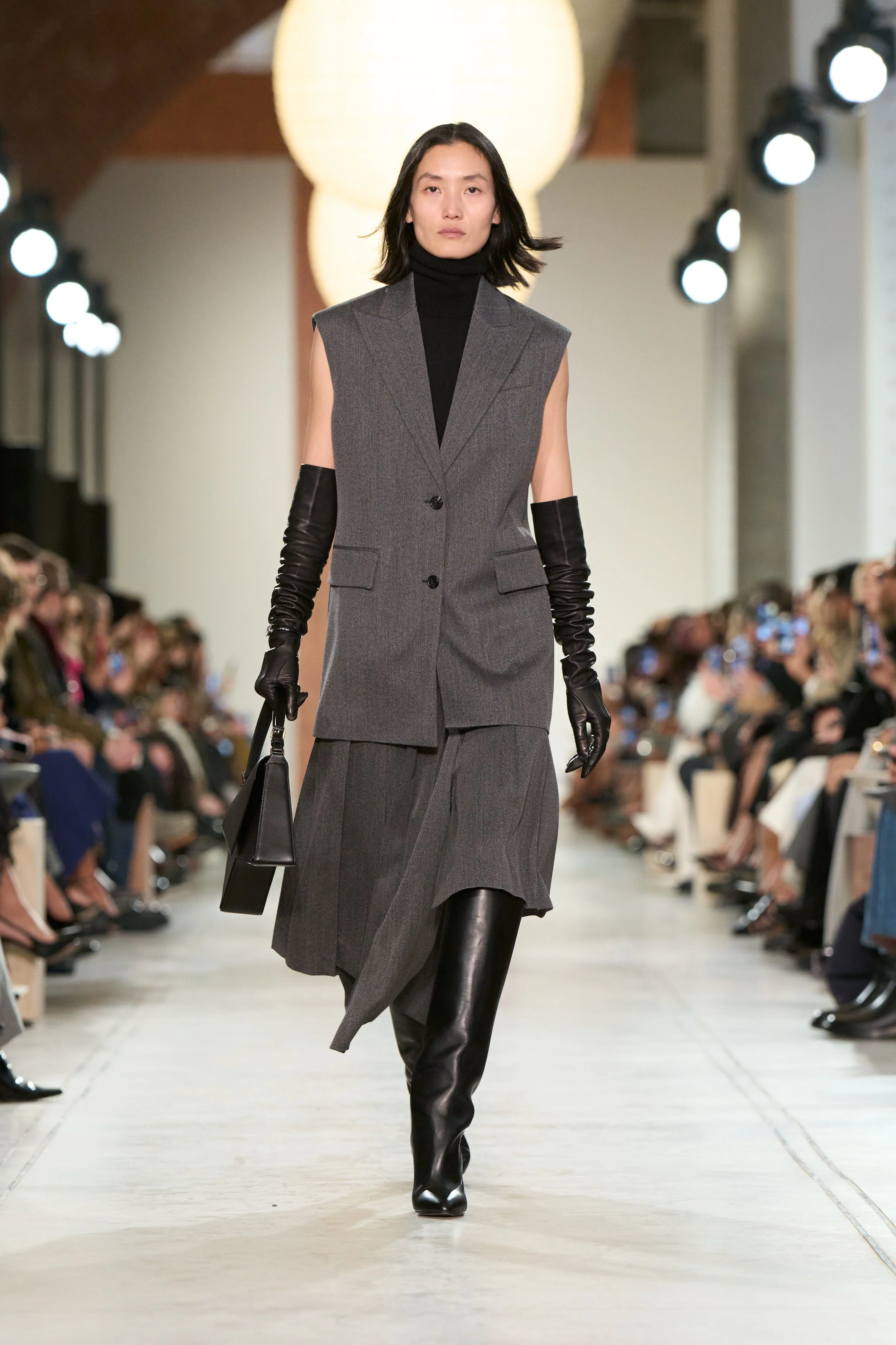 FW25_MKC_LOOK_2x3_6.jpg