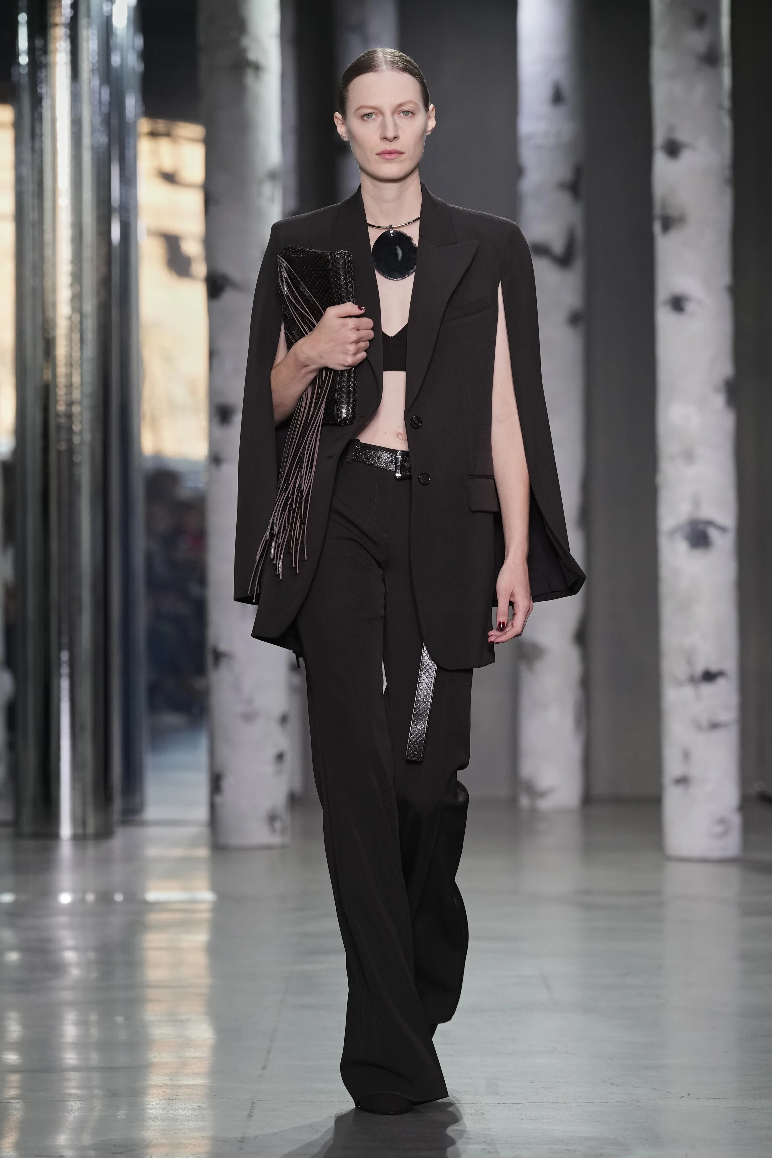 FW23_MKC_LOOK_2x3_3.jpg