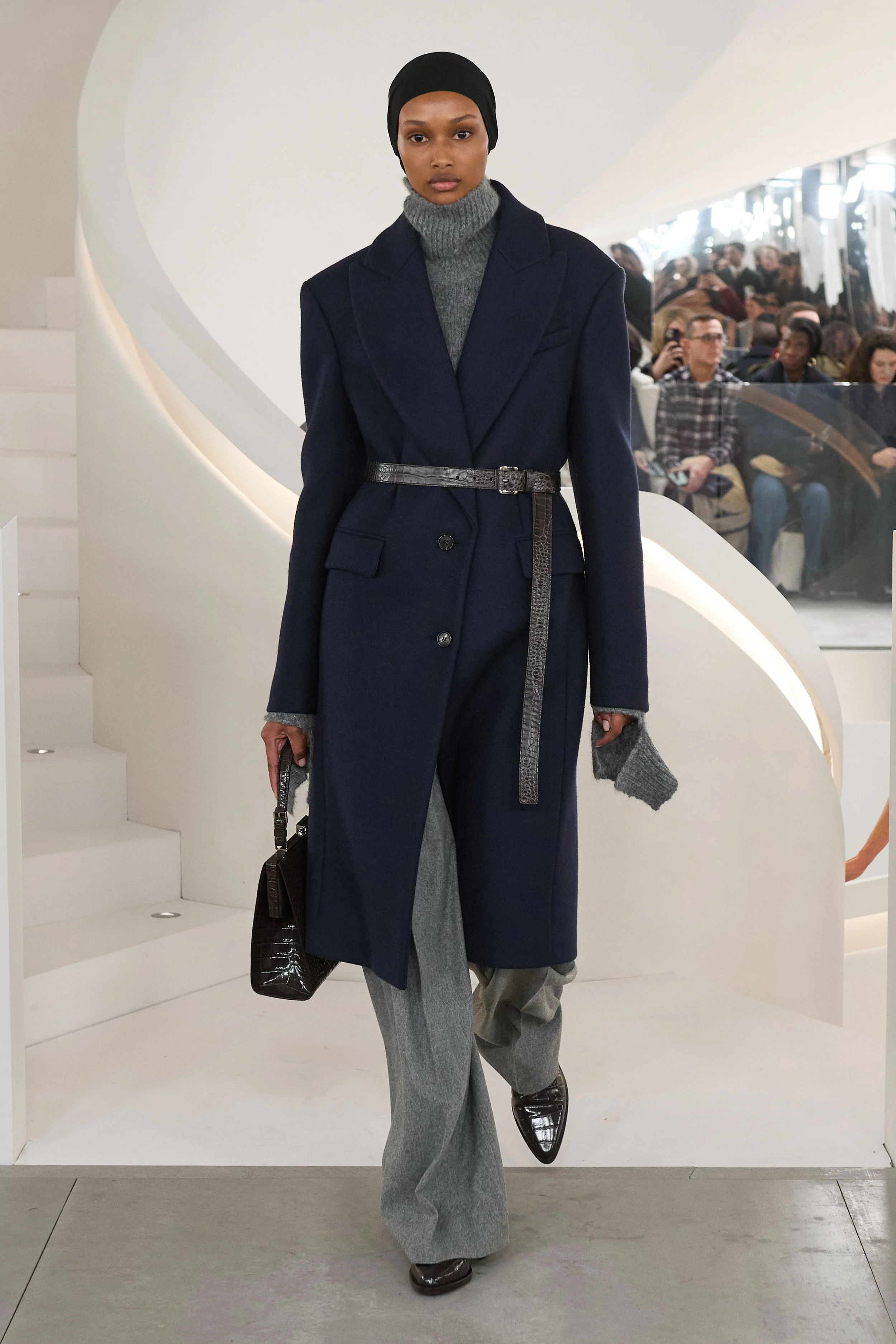 FW24_MKC_LOOK_2x3_40.jpg