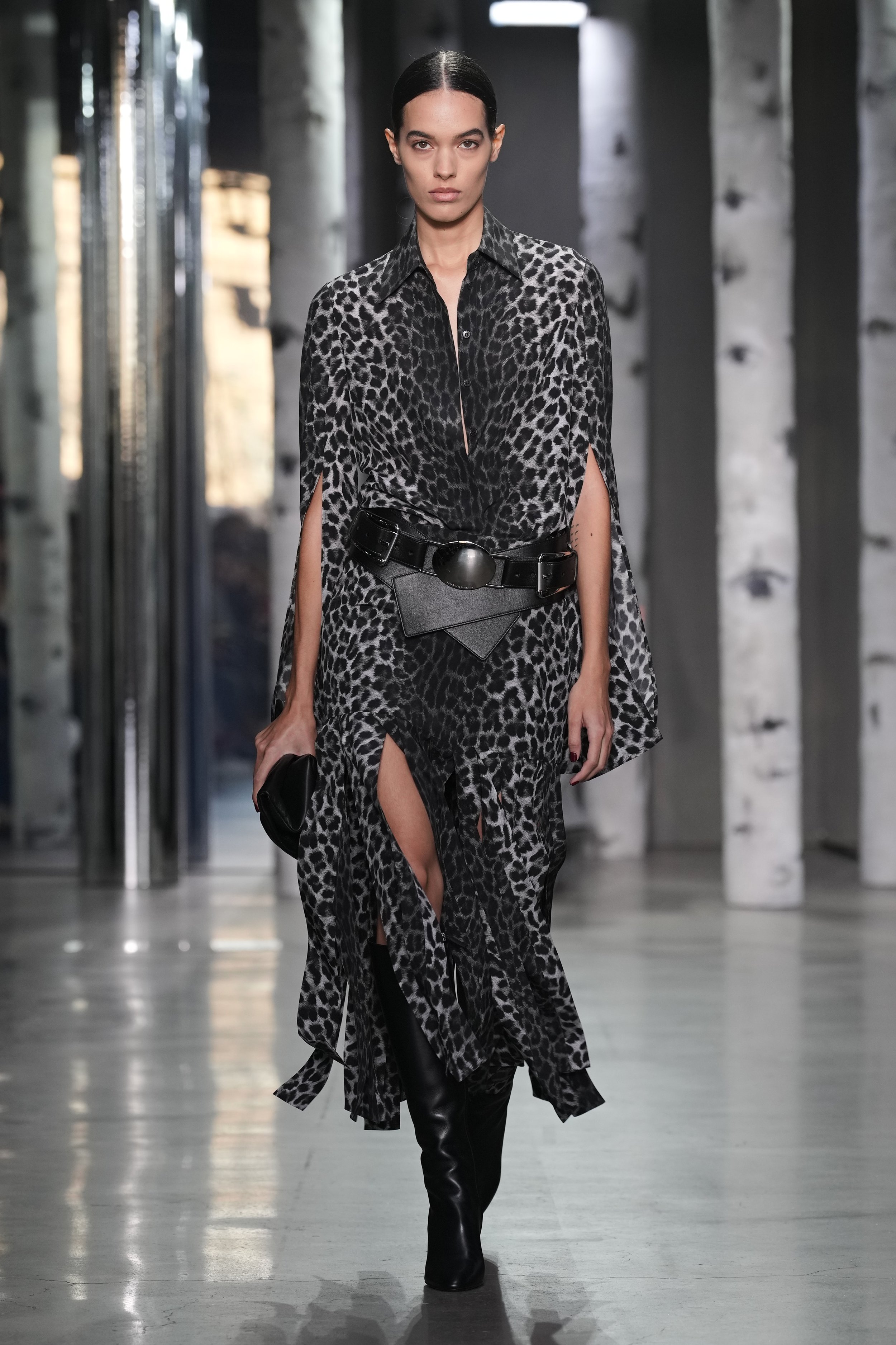 FW23_MKC_LOOK_2x3_52.jpg