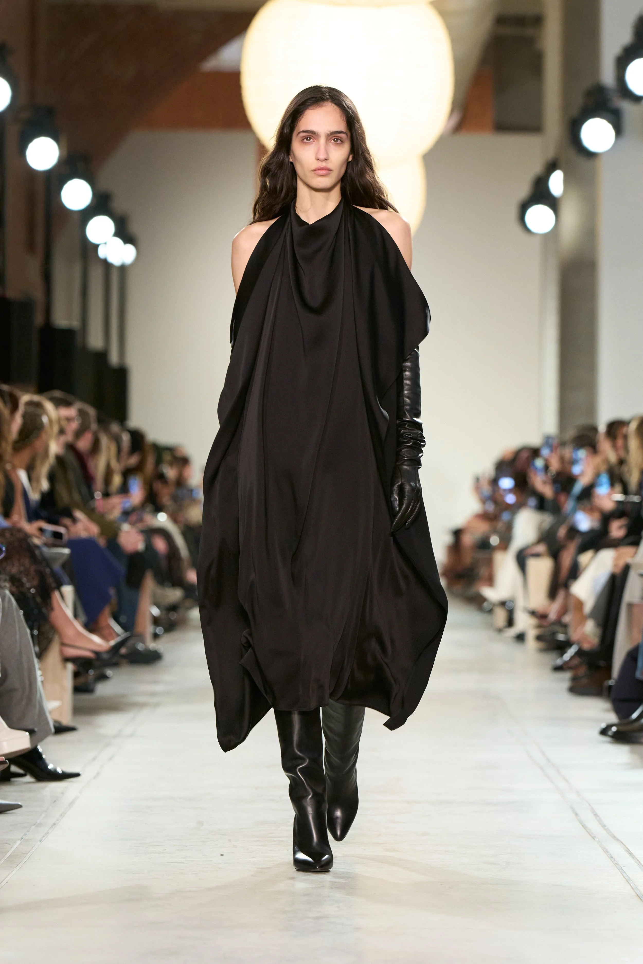 FW25_MKC_LOOK_2x3_9.jpg