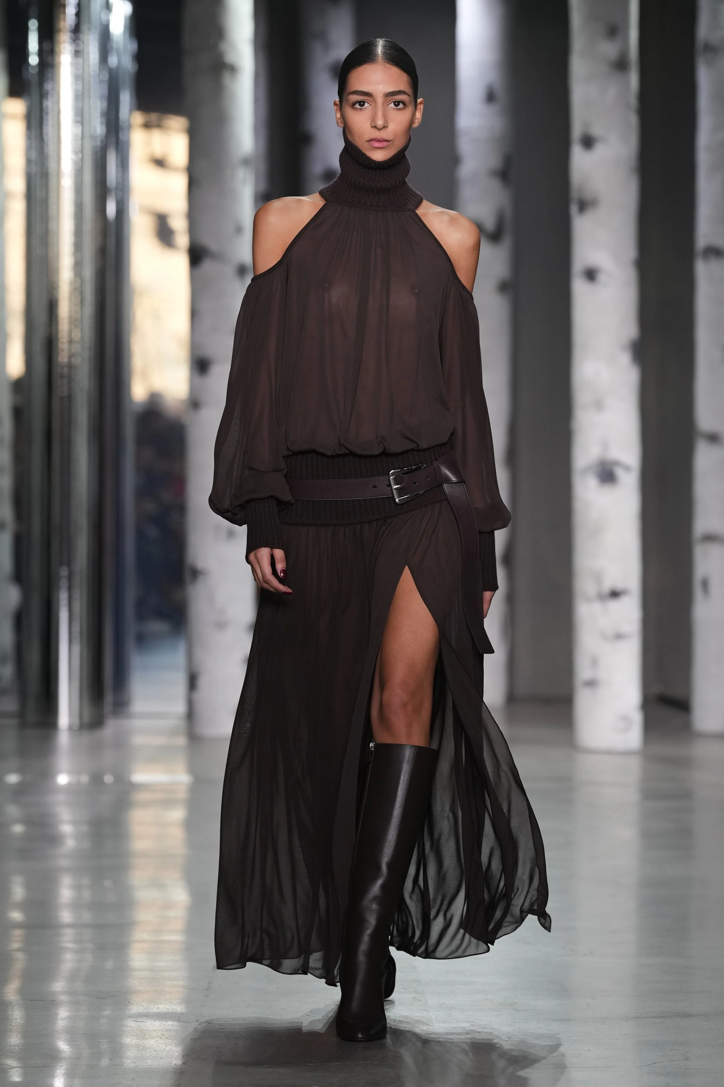 FW23_MKC_LOOK_2x3_24.jpg