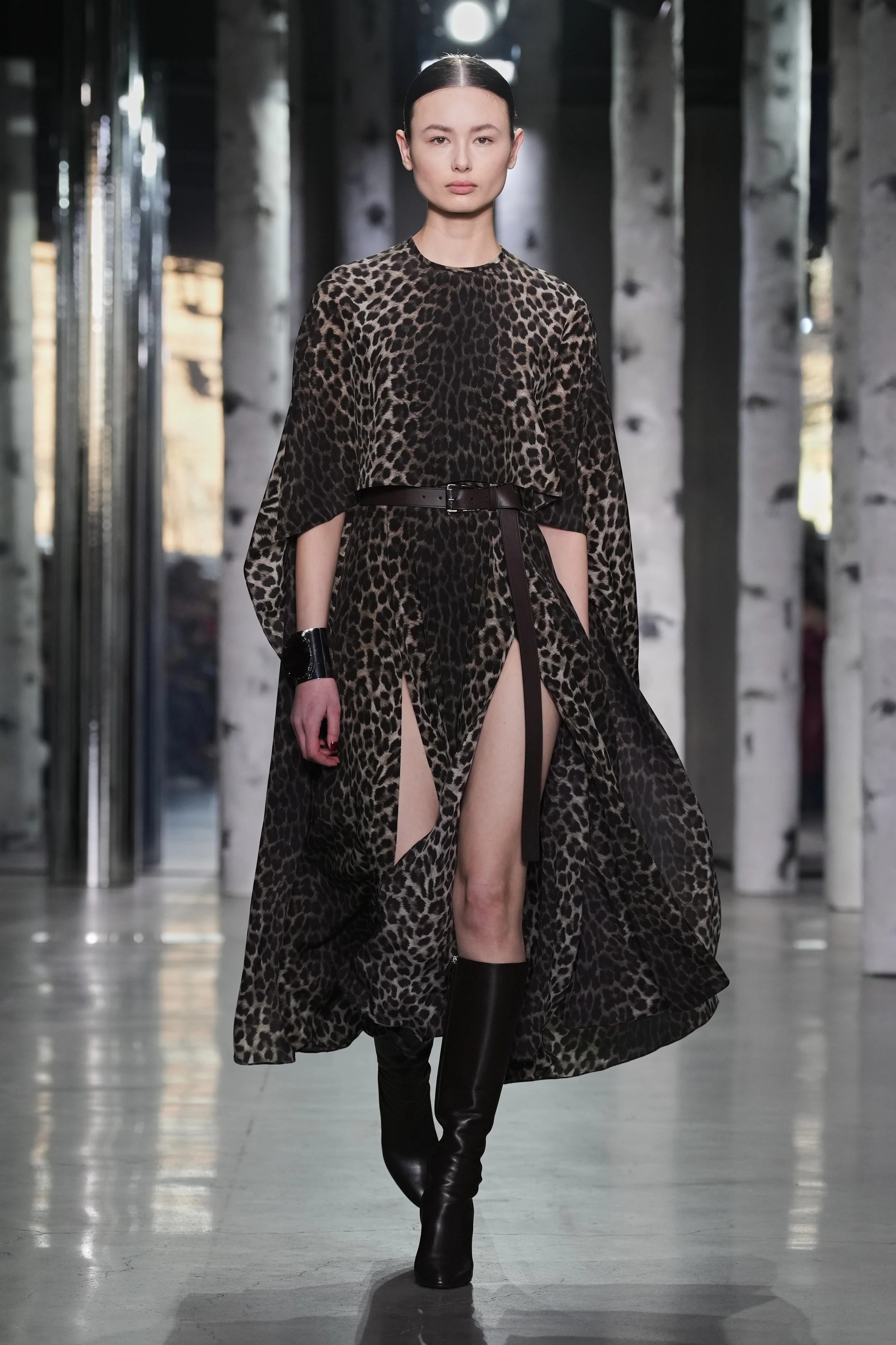 FW23_MKC_LOOK_2x3_9.jpg