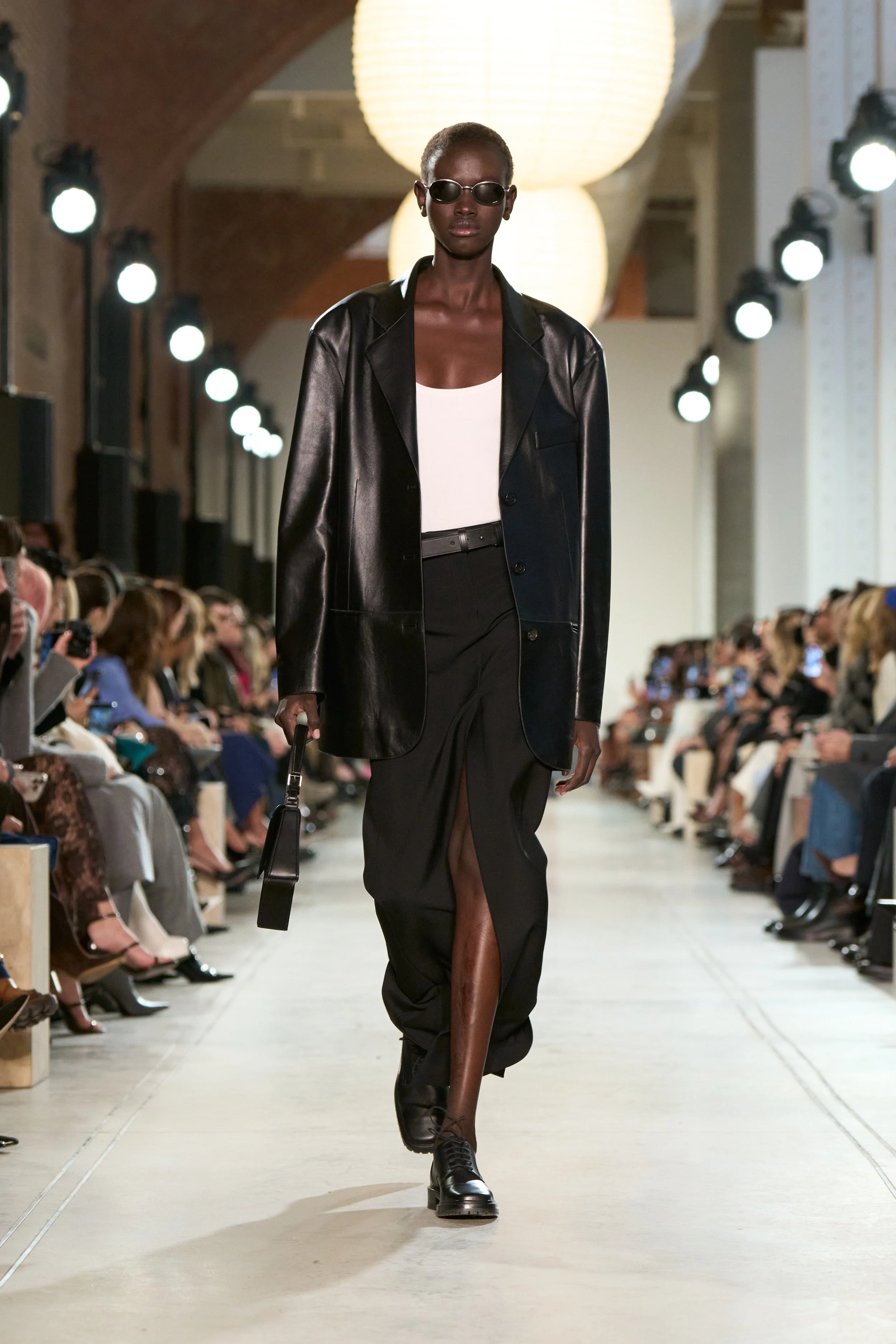 FW25_MKC_LOOK_2x3_18.jpg
