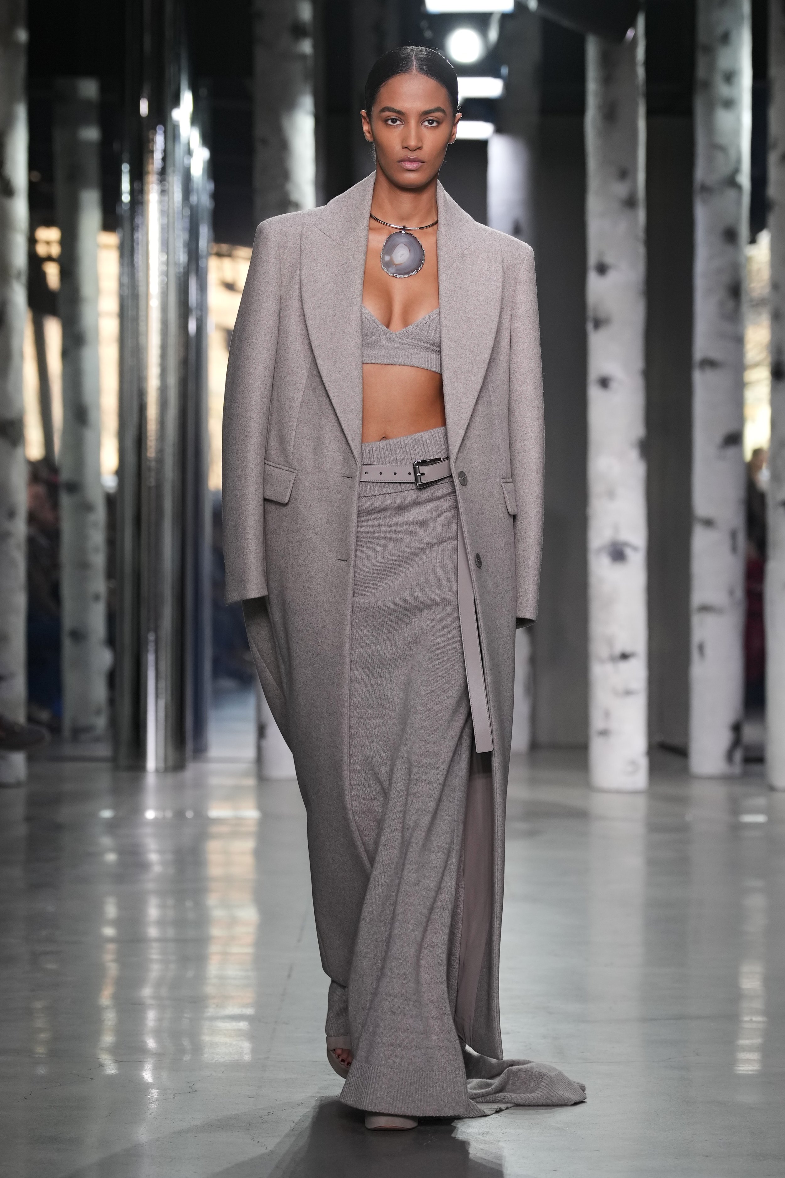 FW23_MKC_LOOK_2x3_6.jpg