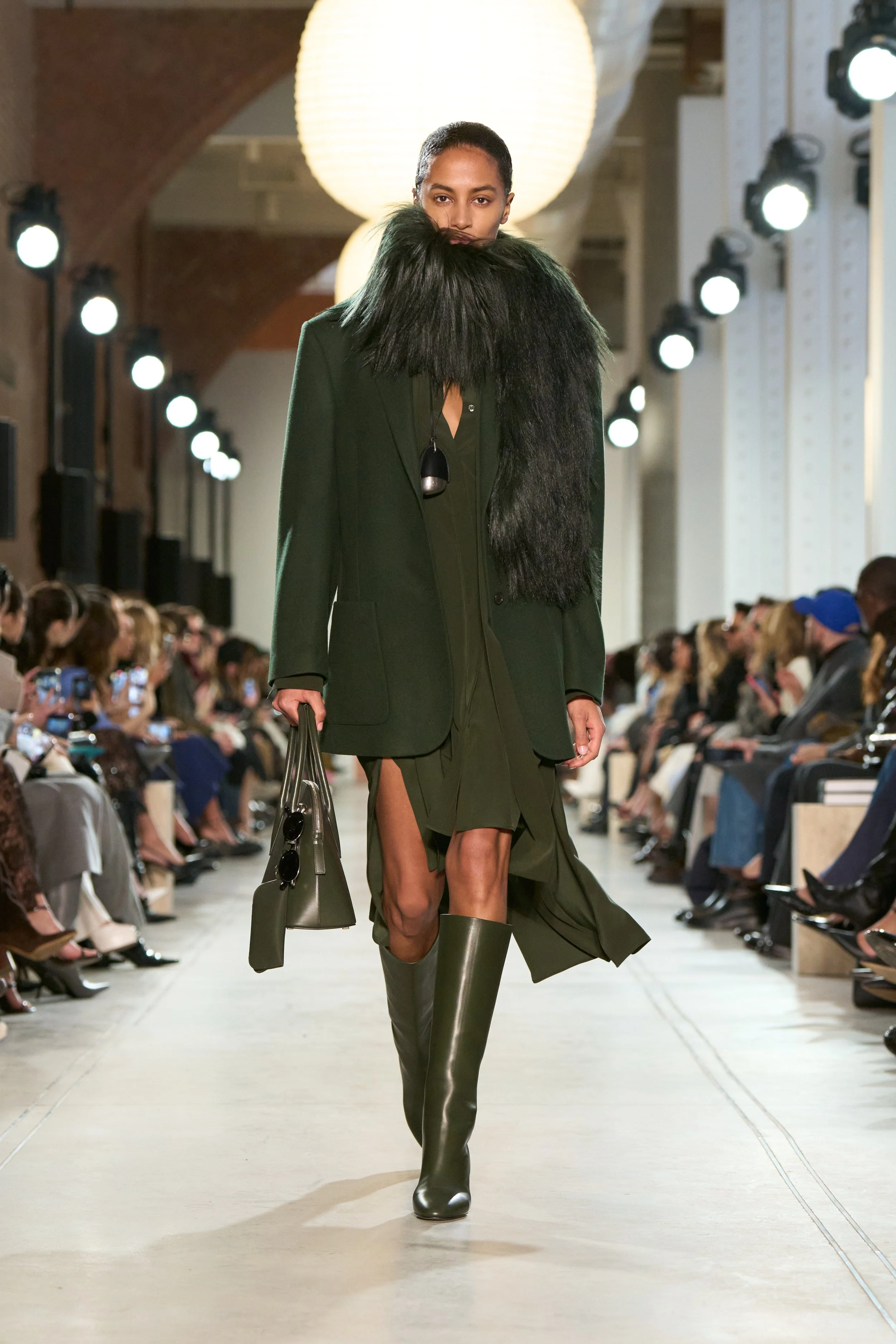 FW25_MKC_LOOK_2x3_46.jpg