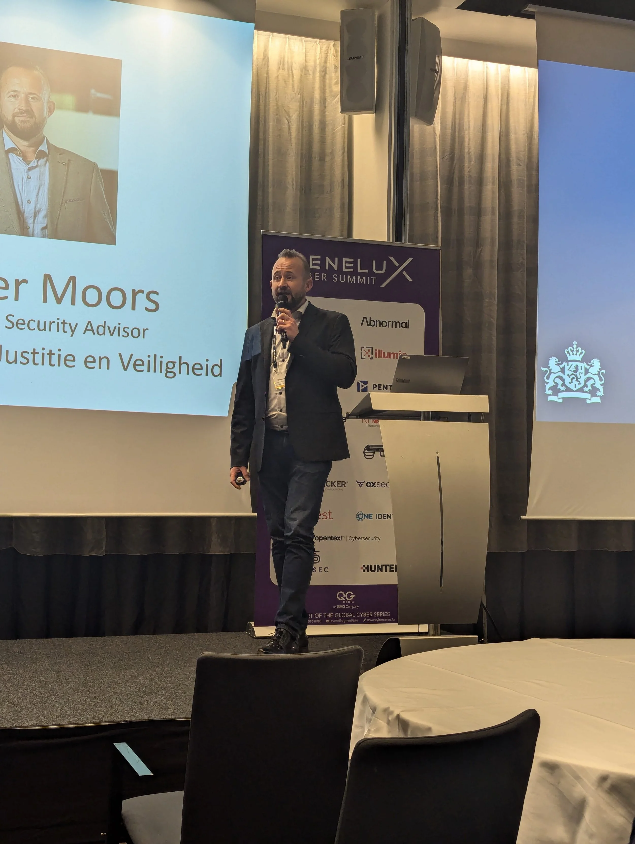 Forculus founder Wouter Moors delivers a keynote on cyber resilience and security advisory at a Benelux Cyber Summit.