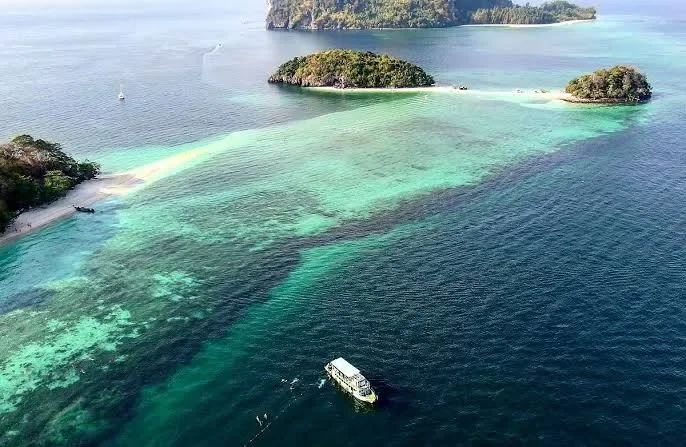 Four Islands Tour