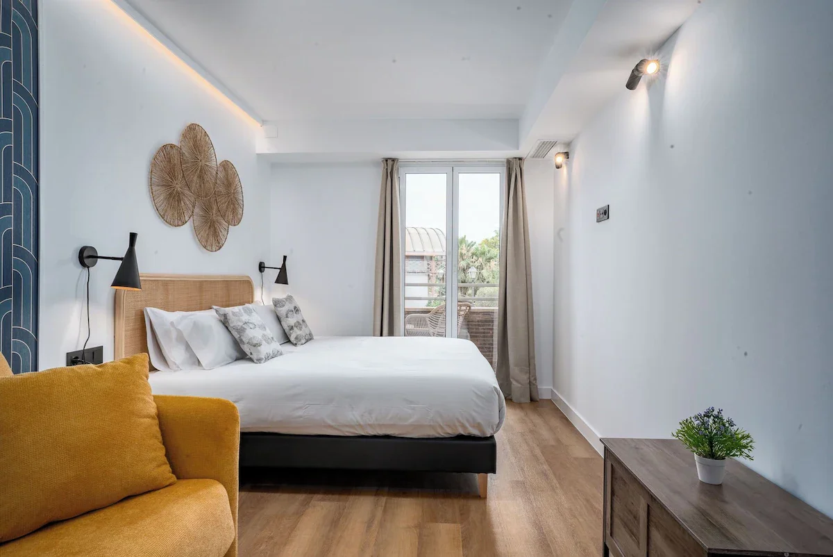 bed room in smartr puente de triana seville