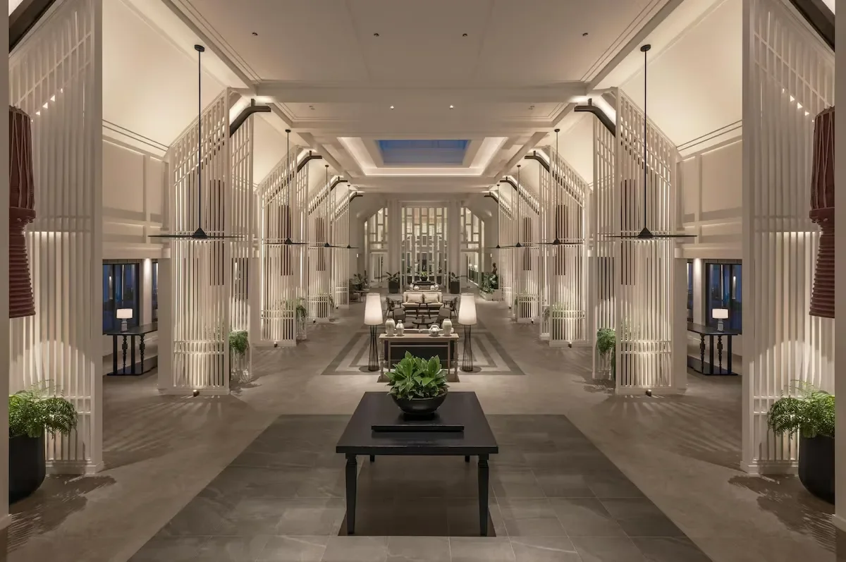 Kahavadi Chiang Rai, Curio Collection By Hilton