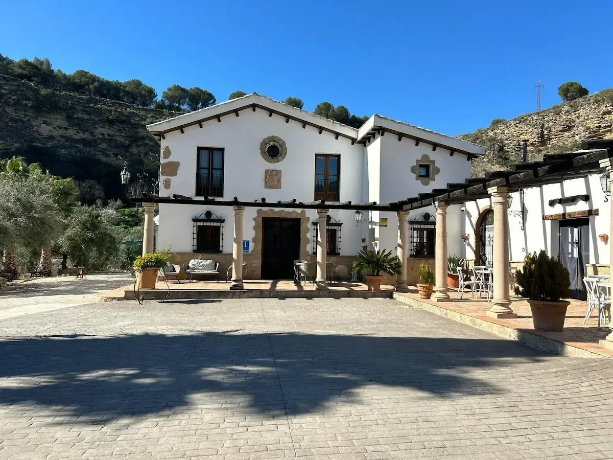 the exterior of hotel rural la hacienda de ronda