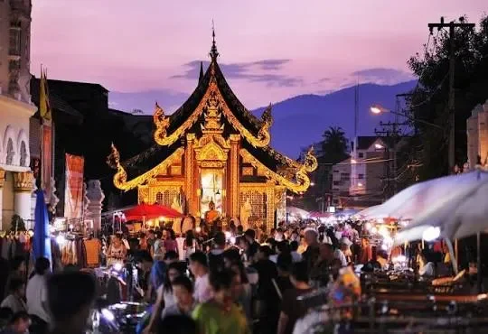 Sunday Walking Street