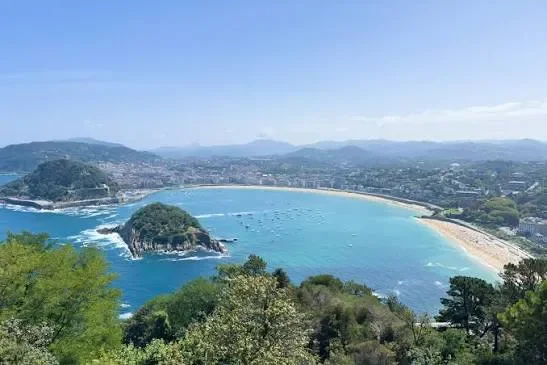 sightseeing view on the la concha beach