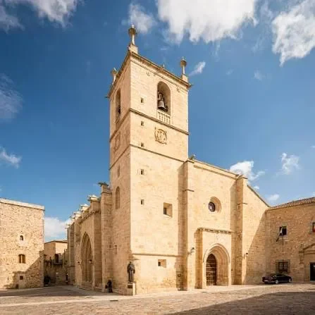 the exterior of concatedral de santa maria