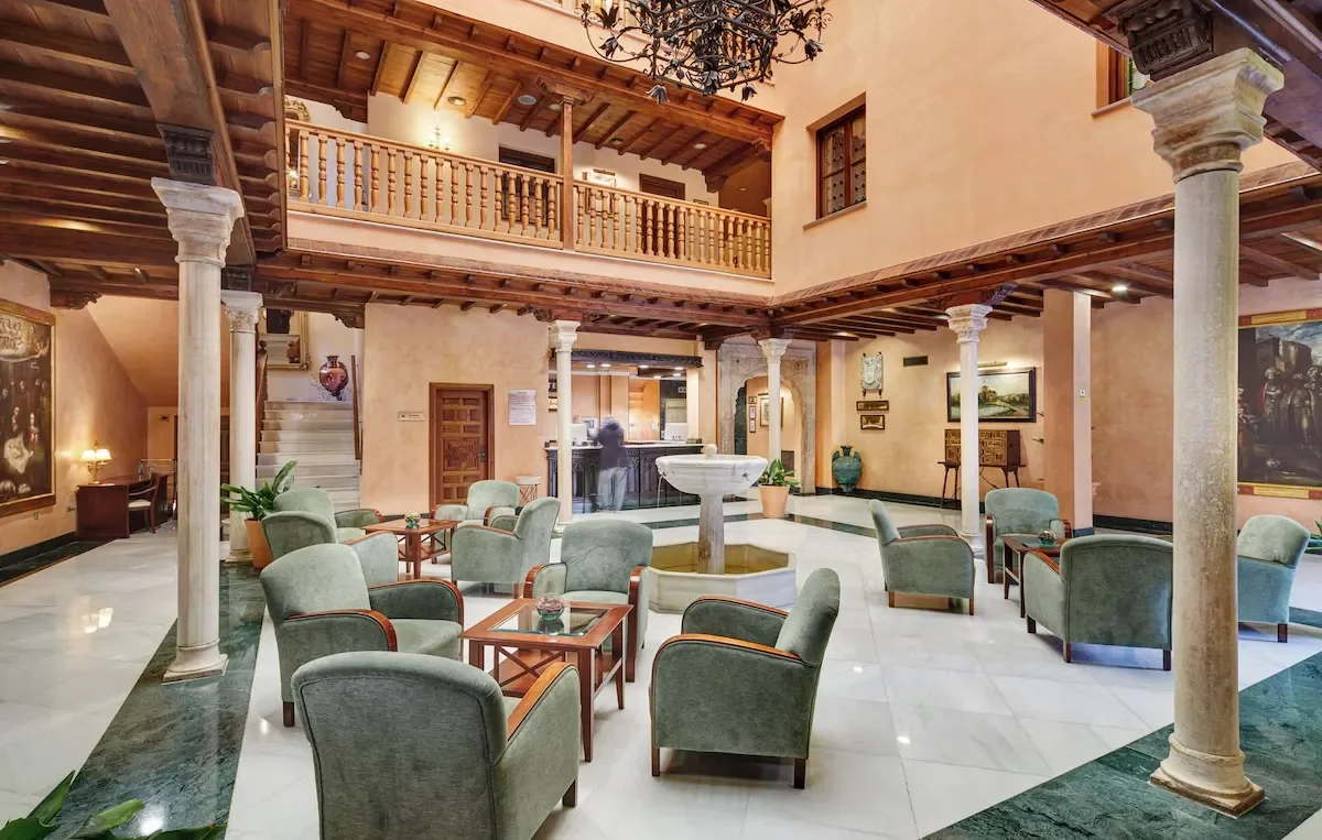 the common area in sercotel palacio de los gamba