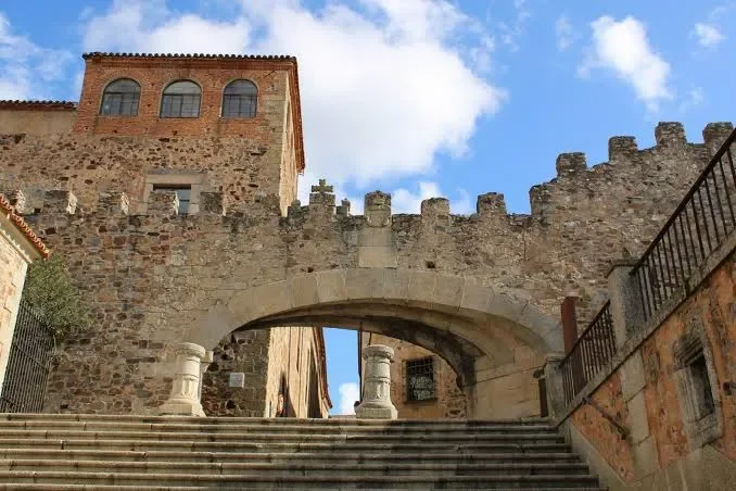 the exterior of the wander the ciuadad monumental