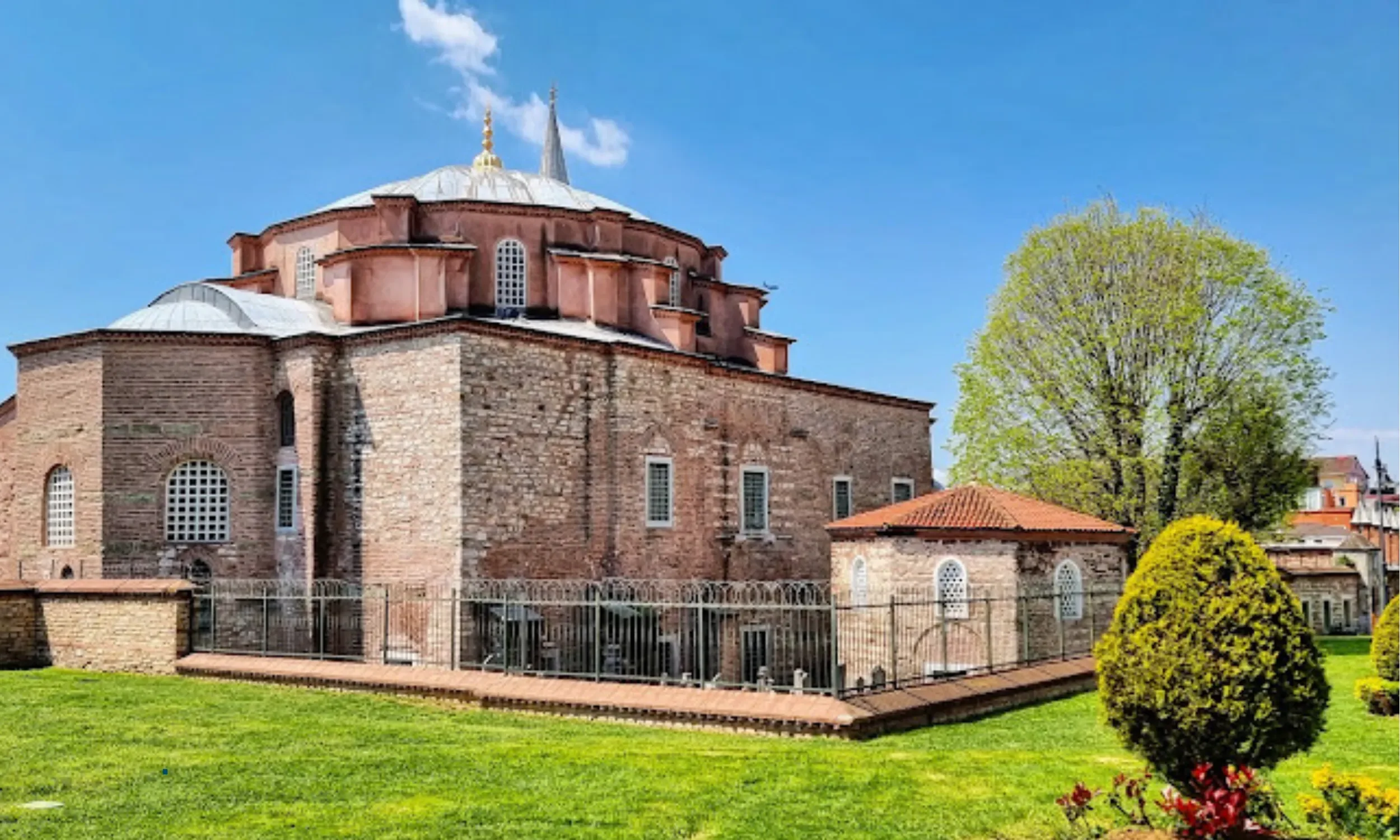 küçük ayasophia in sultanahmet