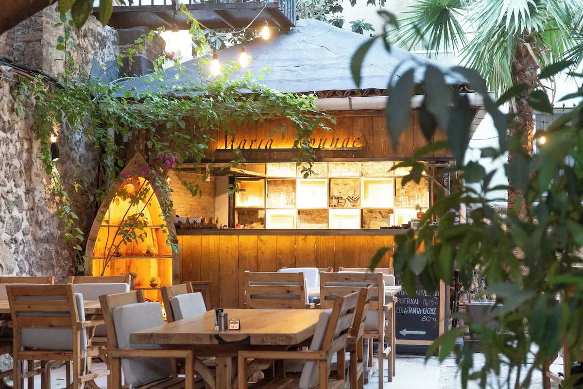 the lounge bar in casa maria hotel in antalya
