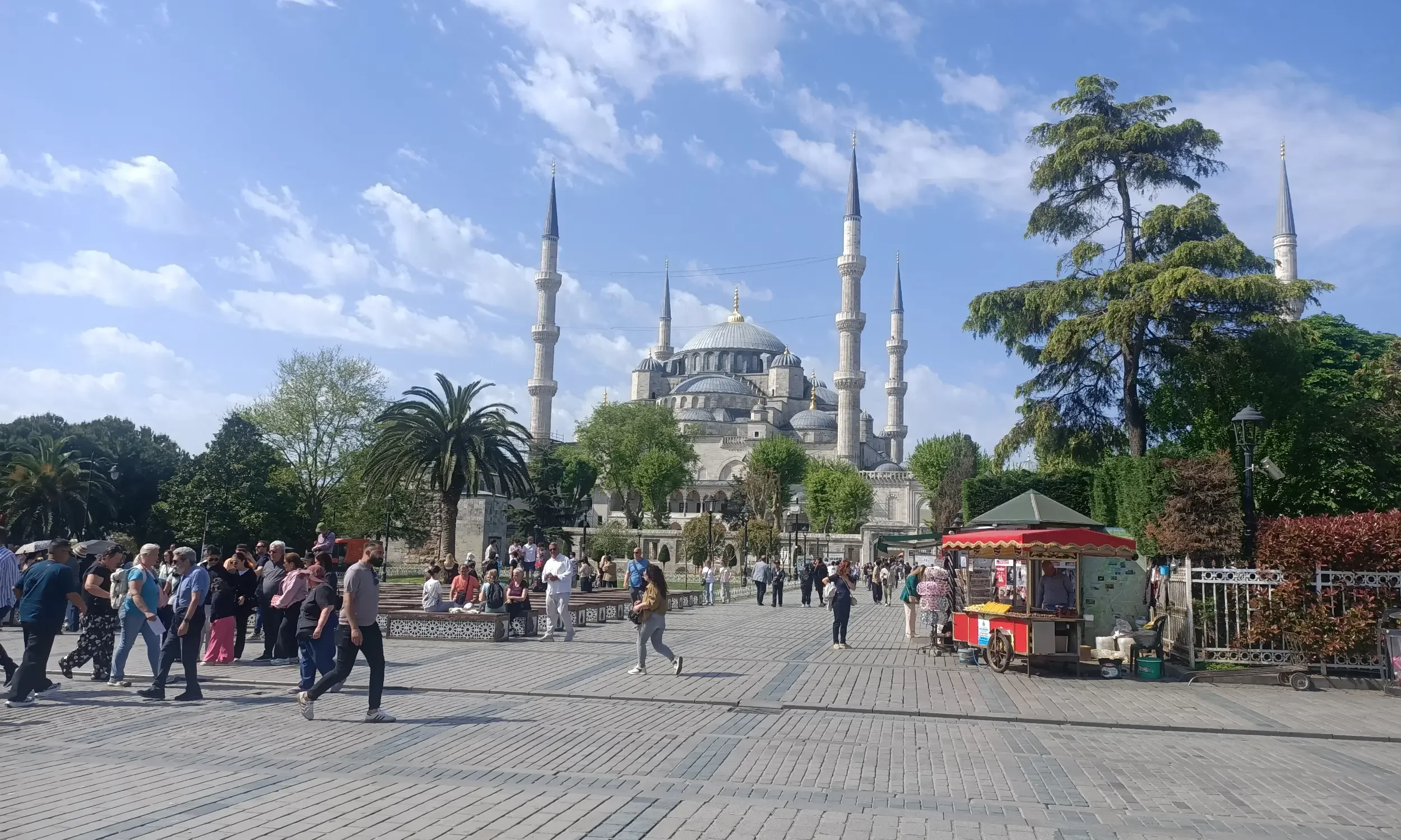 the blue mosque istanbul in sultanahmet