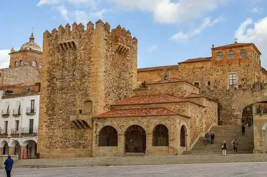 the exterior of torre de bujaco