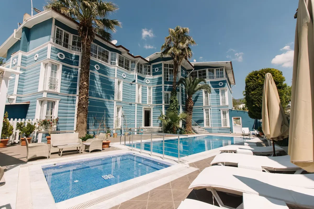 pool view with outdoor view in the melrose viewpoint hotel in pamukkale