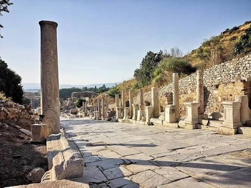 walk through curetes street