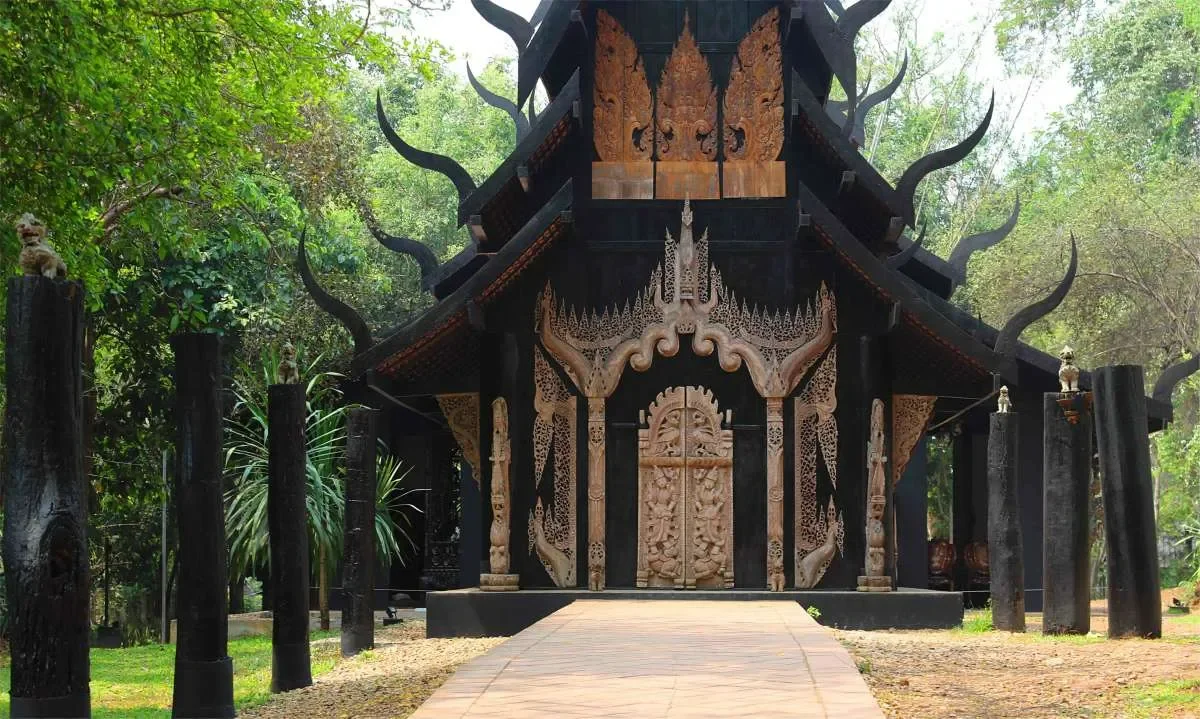 Baan Dam Museum