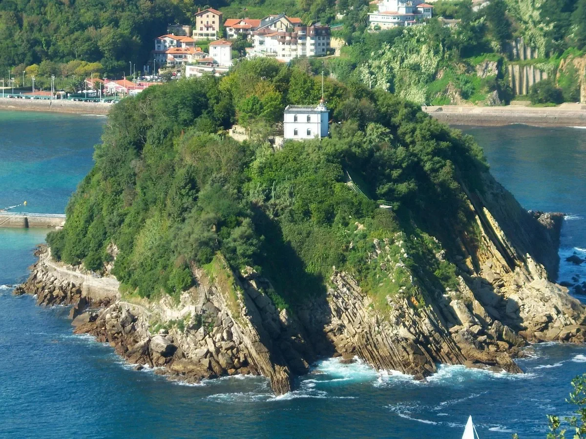 a picture from above of the monte urgull