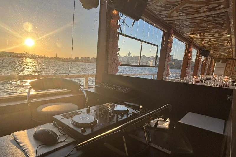 the dj show for valentine's day on the bosphorus dinner cruise