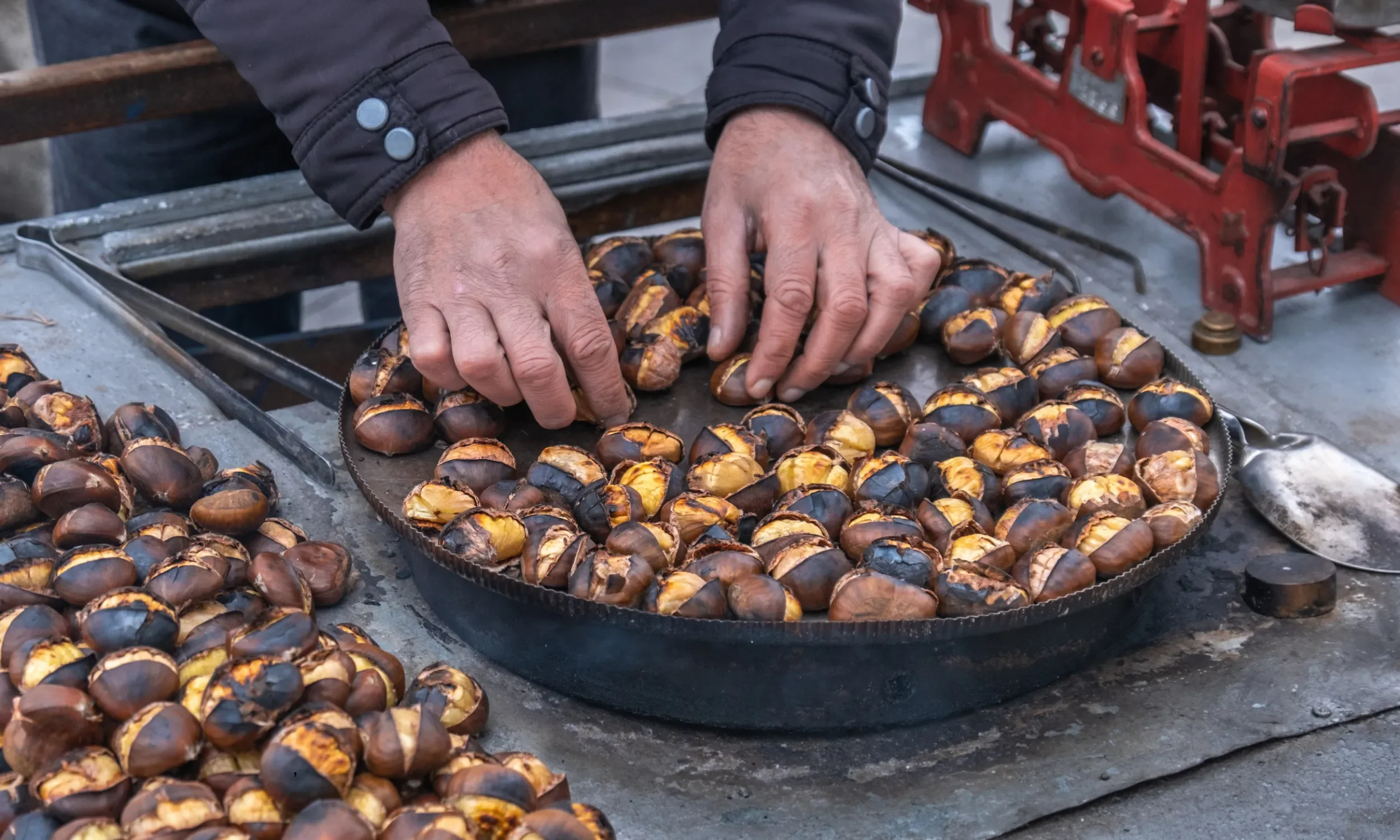 roasted nuts in istanbul