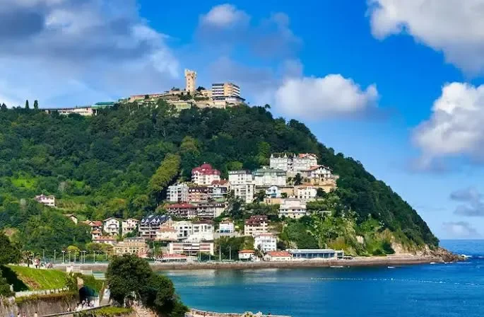 wide shot of the monte ıguelo in san sebastian spain