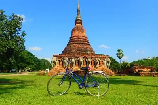Cycling the historical park