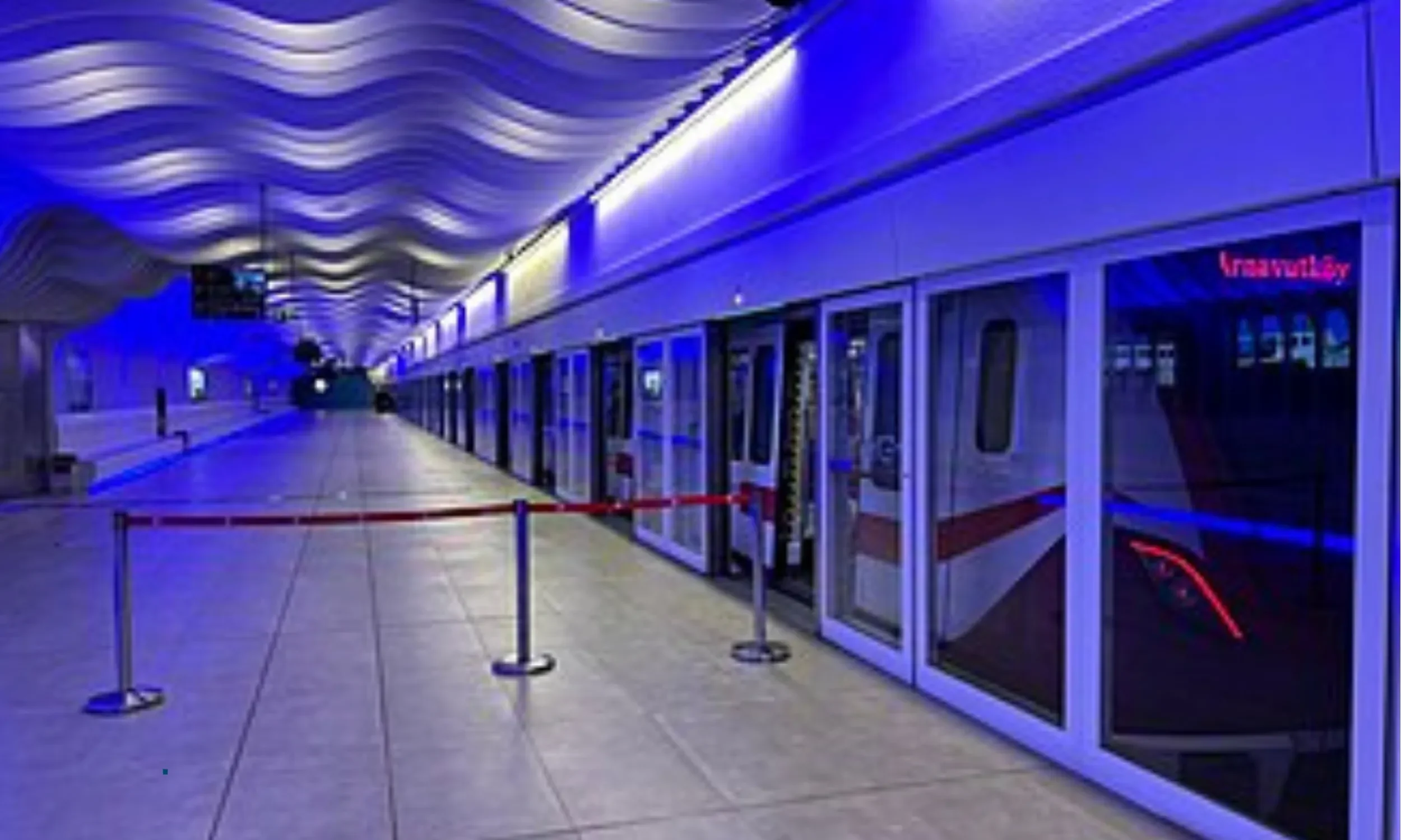 m11 metro istanbul, waitting for the doors to be opened