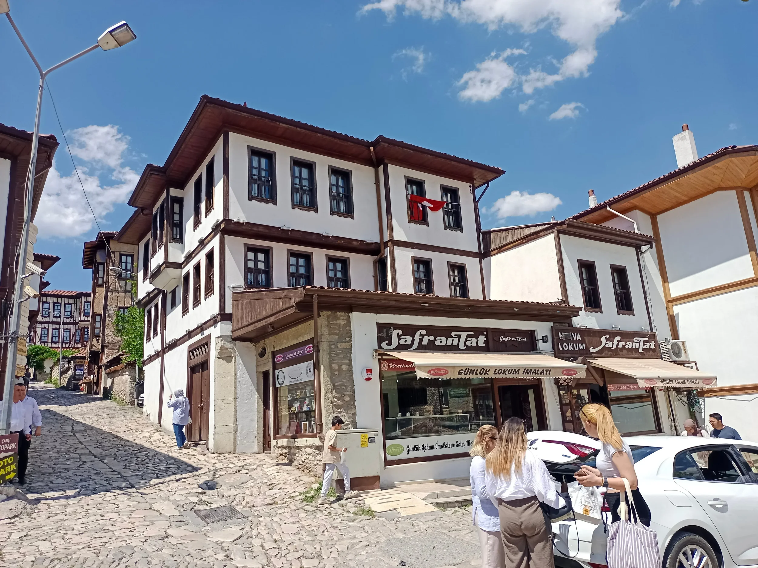 wander çarşi in safranbolu