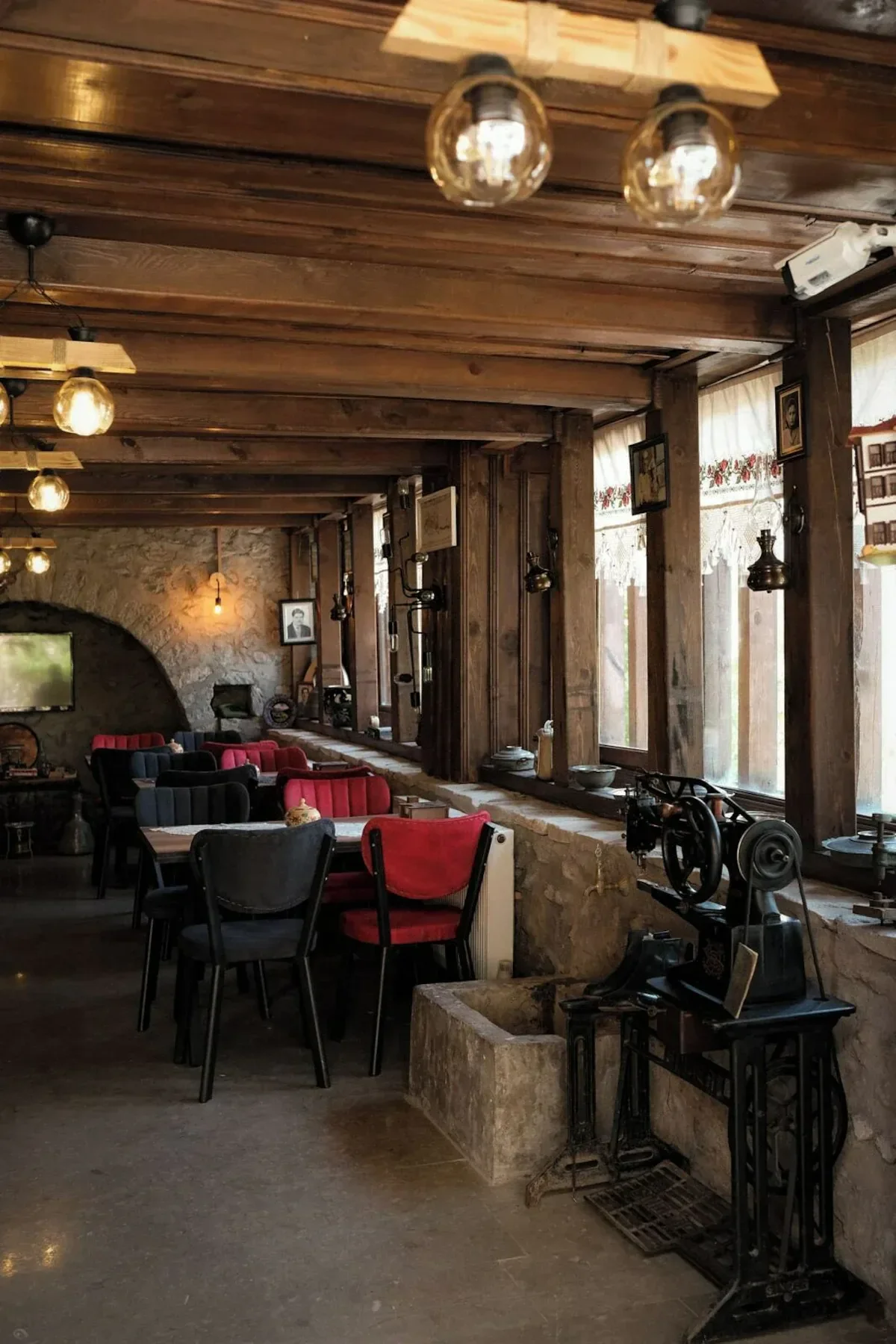 dining room in konak piano hotel in safranbolu