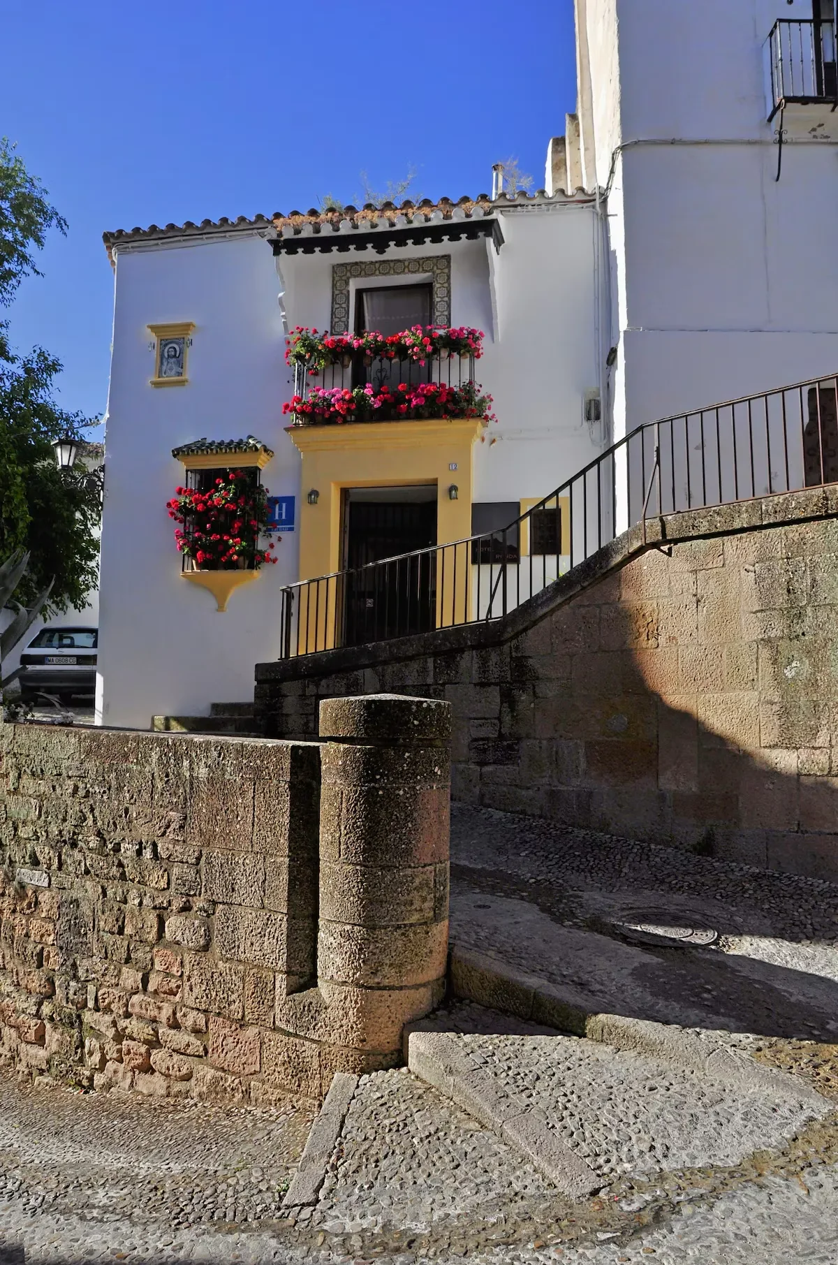 the exterşor of hotel ronda in ronda