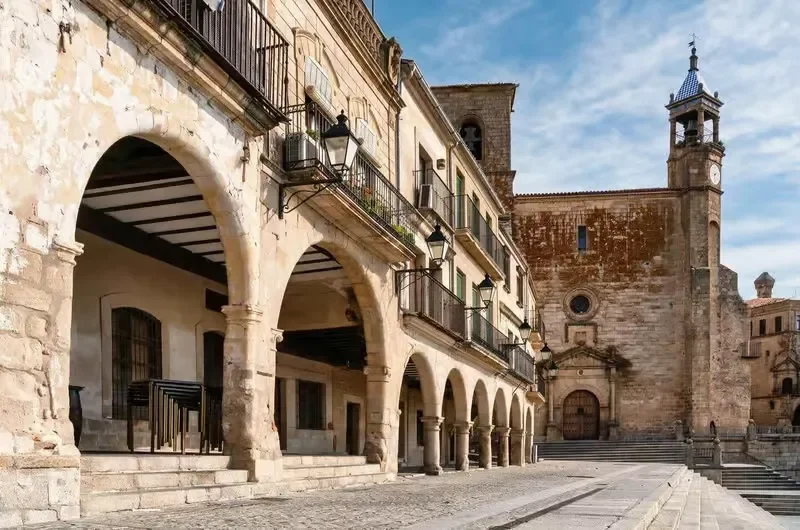 the exterior of plaza mayor in caceres