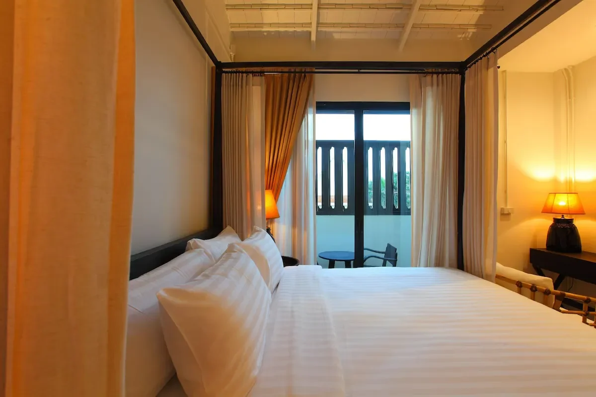 99 The Gallery Hotel the bed room