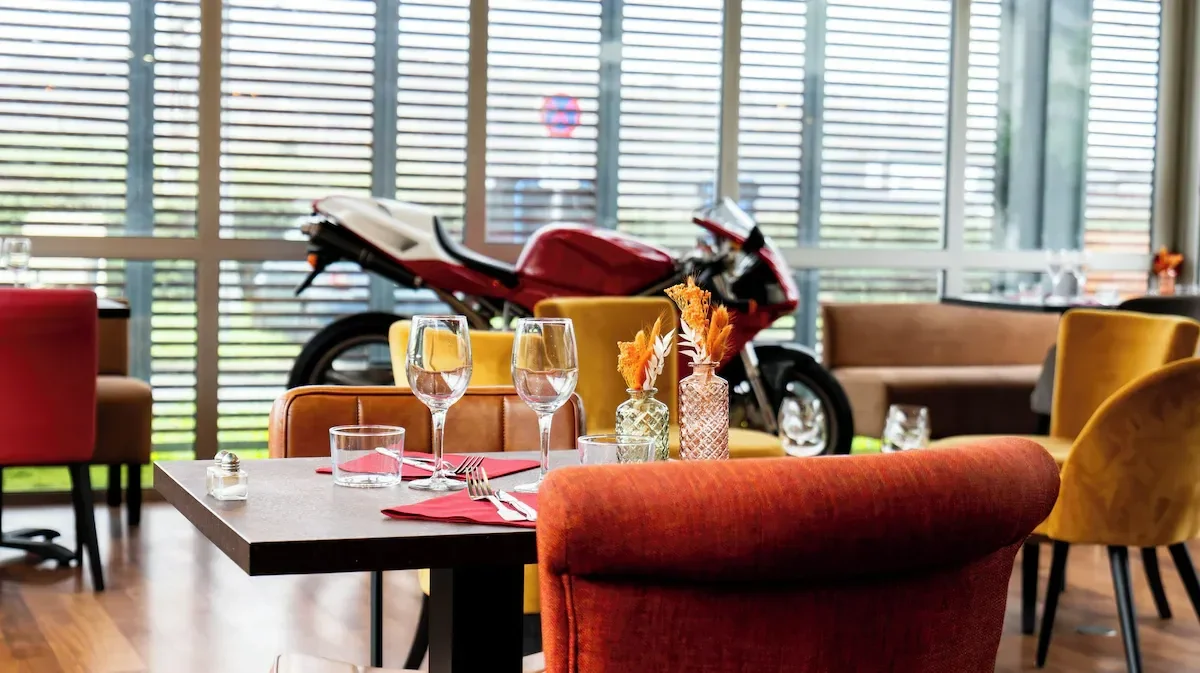 dinning room in hotel les genets bayonne