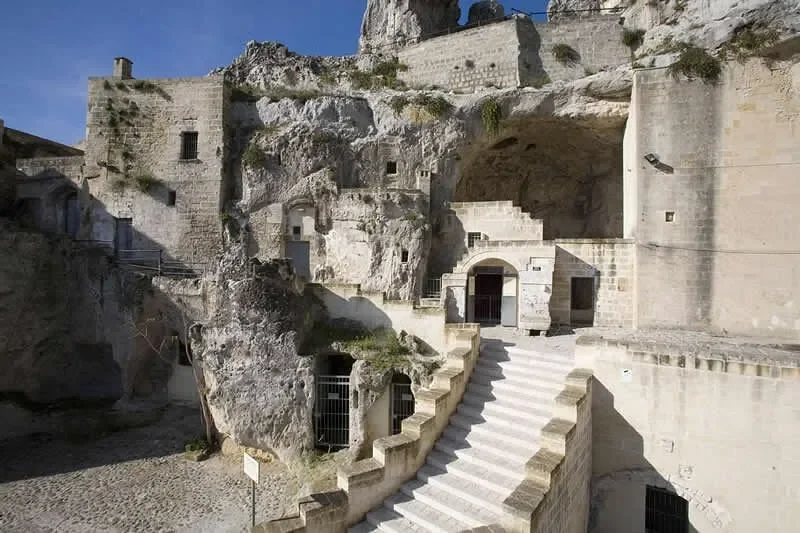 casa grotta di vico