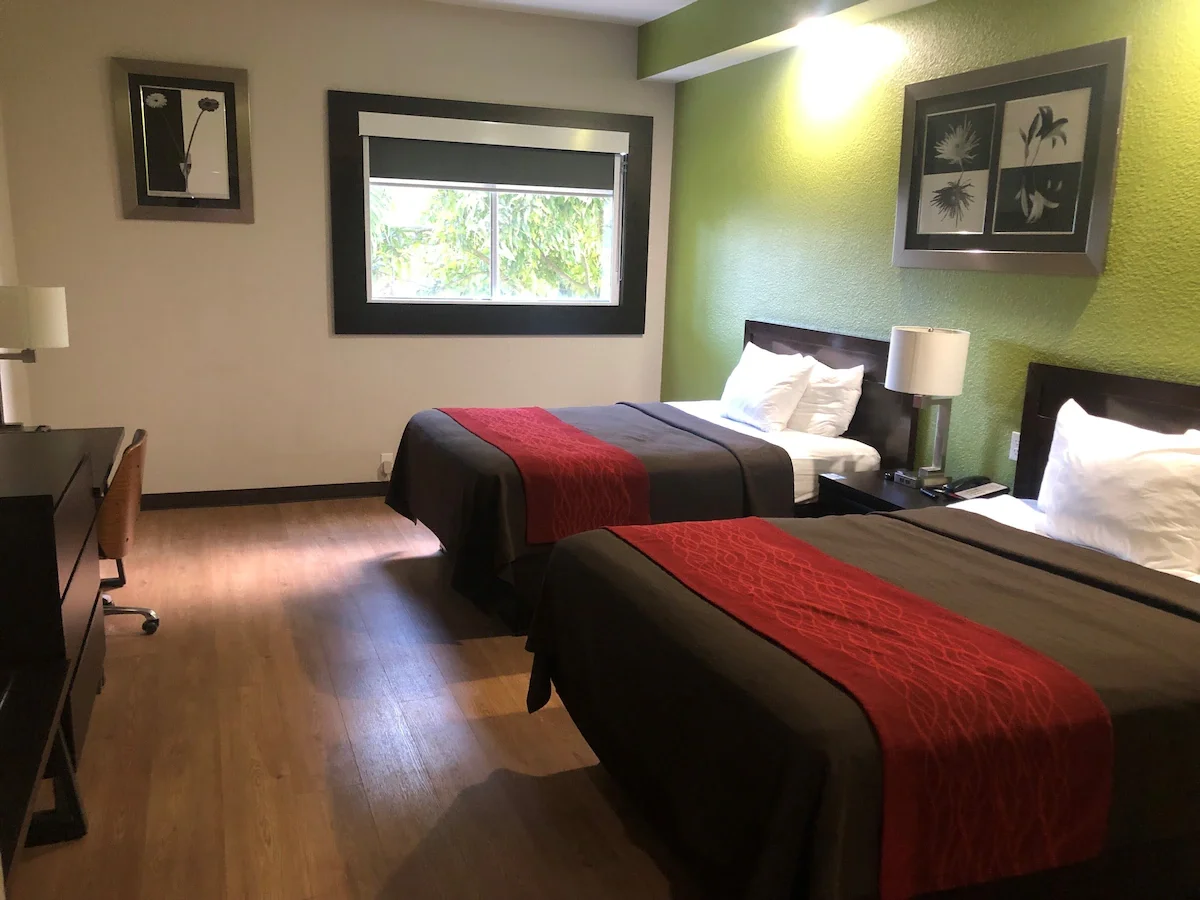 bed room Days Inn & Suites by Wyndham Bonita Springs North Naples